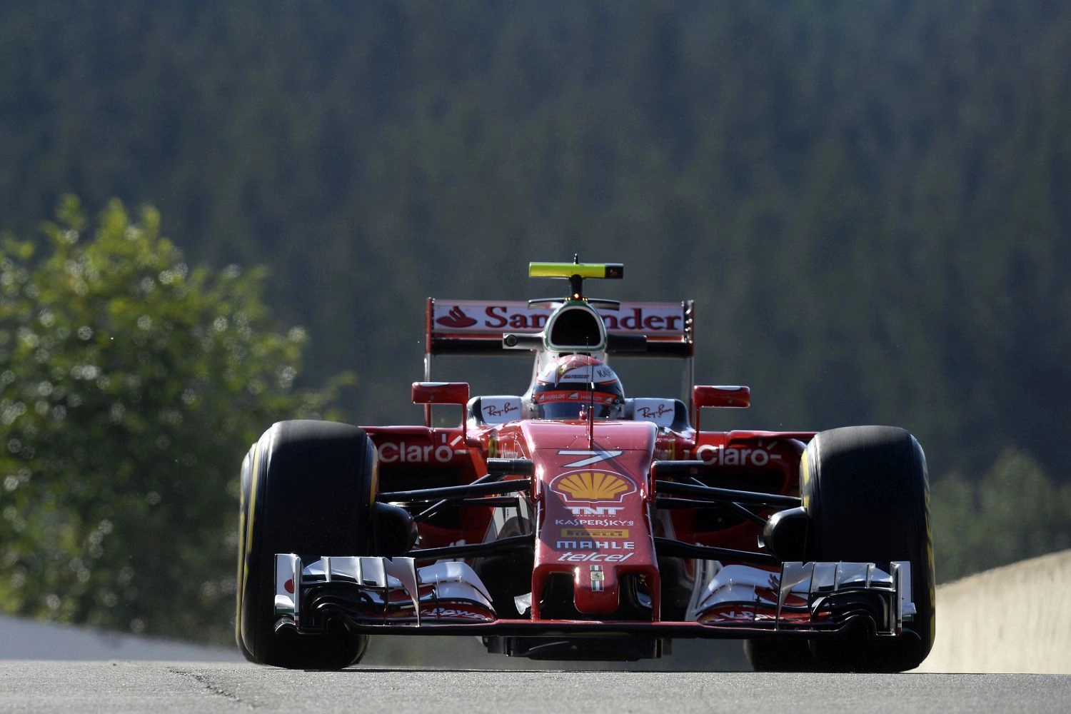 Ferrari en difficultés avec les pneumatiques à Spa-Francorchamps