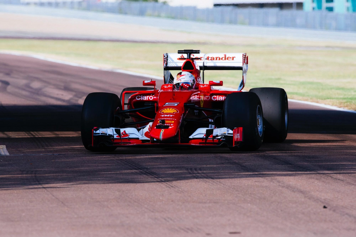 Pirelli débute son programme d&rsquo;essais pour 2017