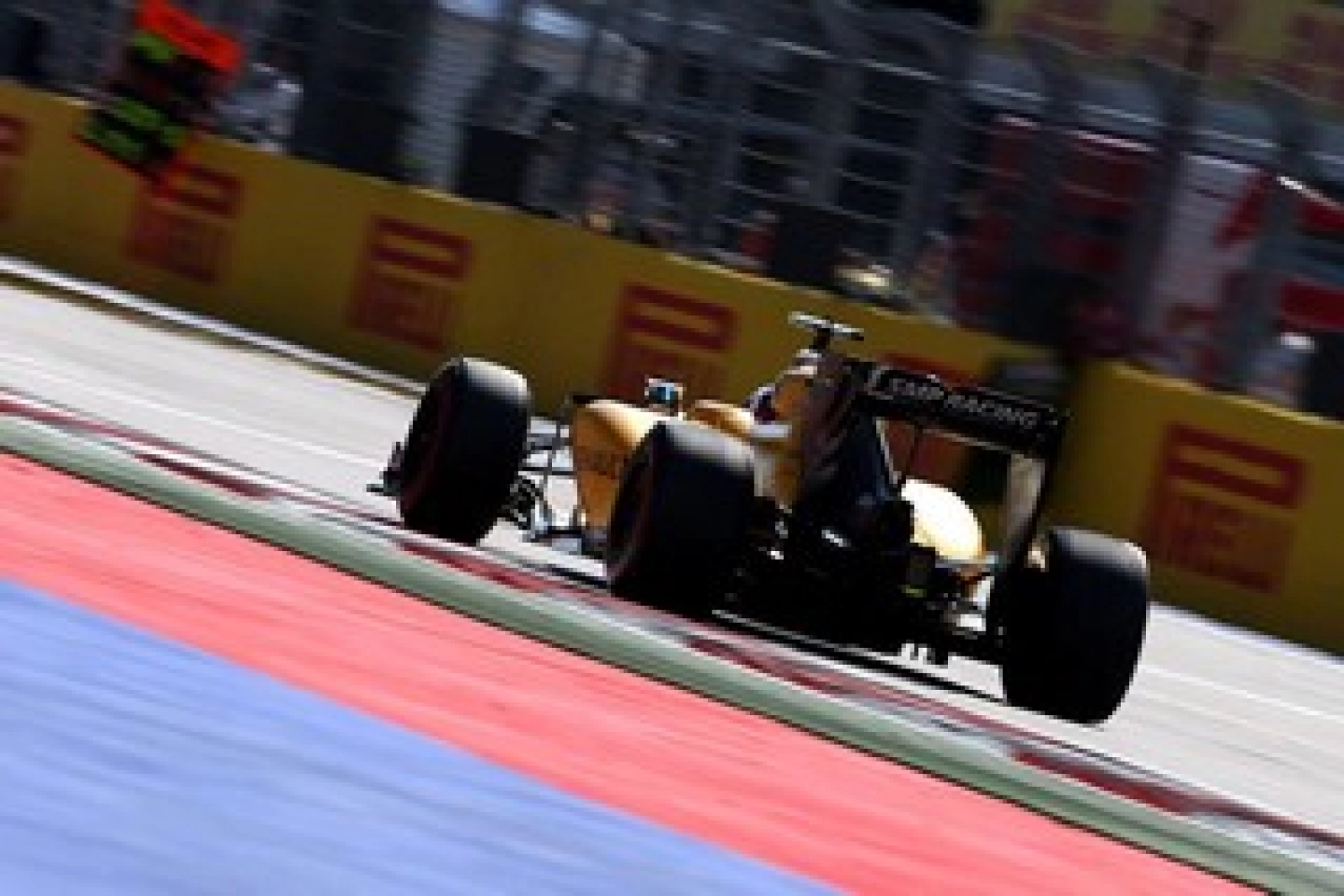 Bilan mi-saison – Renault : Un retour en piste qui se fait à tâtons