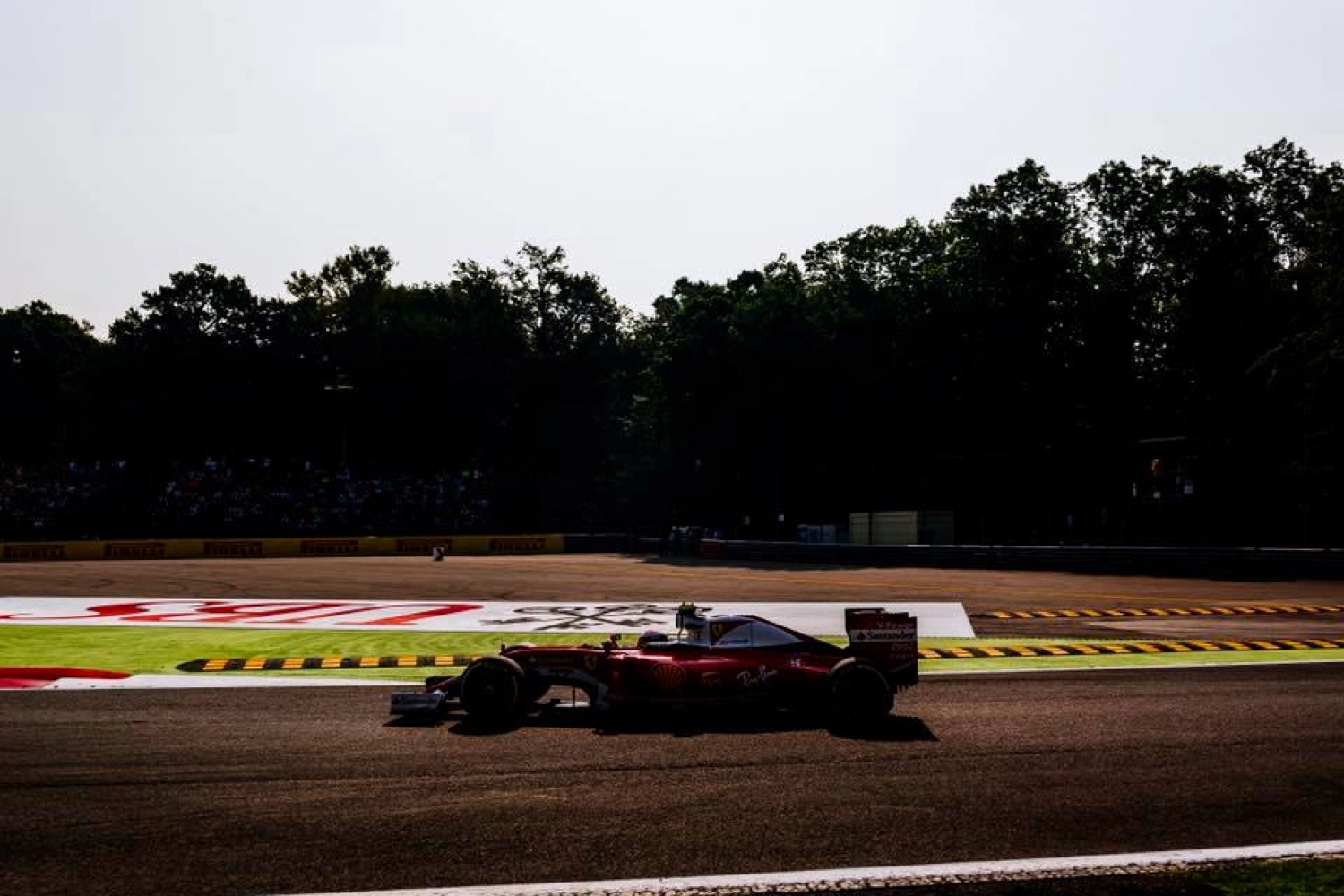 Ferrari, seconde force du Vendredi en Italie