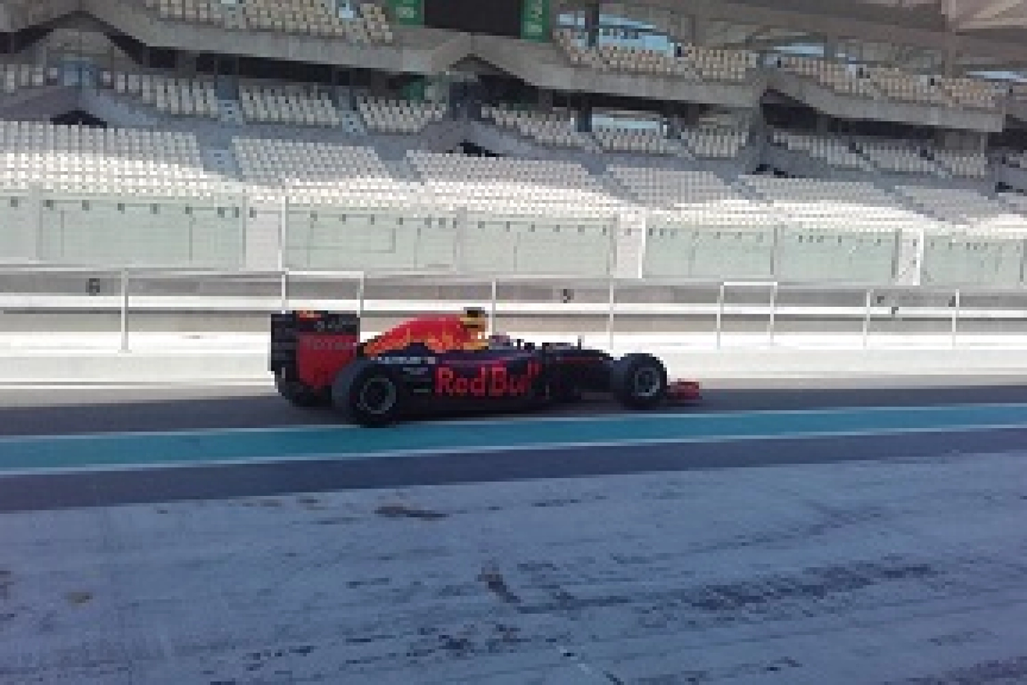 Pierre Gasly et Red Bull concluent une session de trois jours d’essais des pneus Pirelli 2017