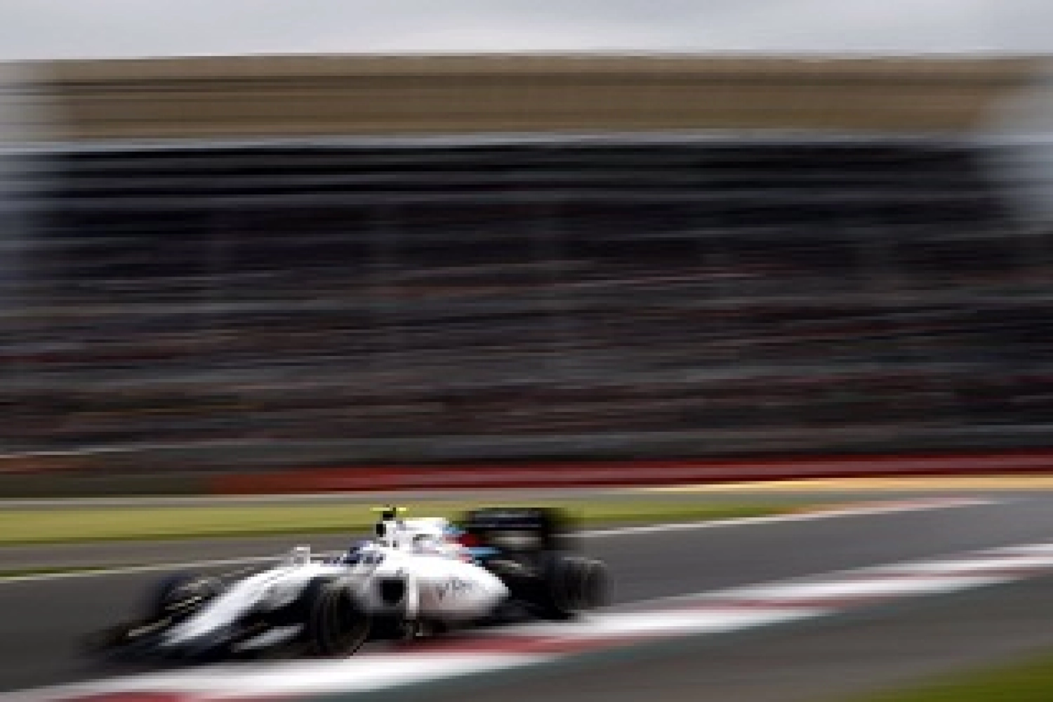 Les deux Williams à la chasse aux Force India avec une stratégie audacieuse