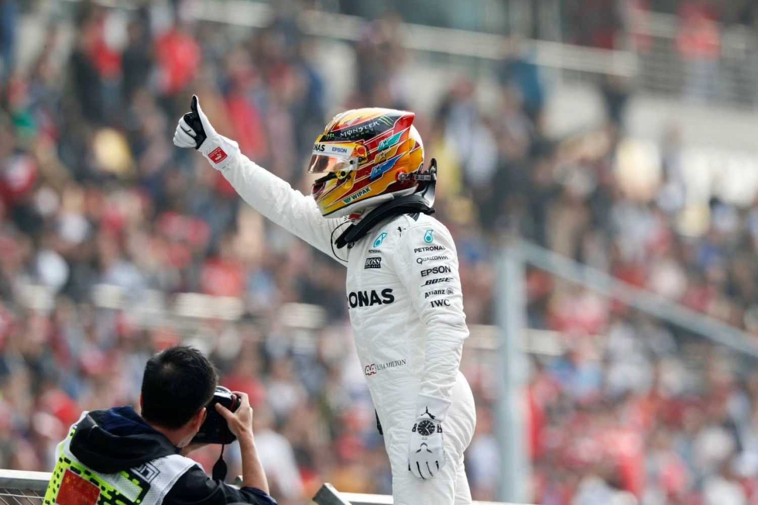 Hamilton ravi de batailler avec Ferrari : les réactions du top 3 qualificatif !