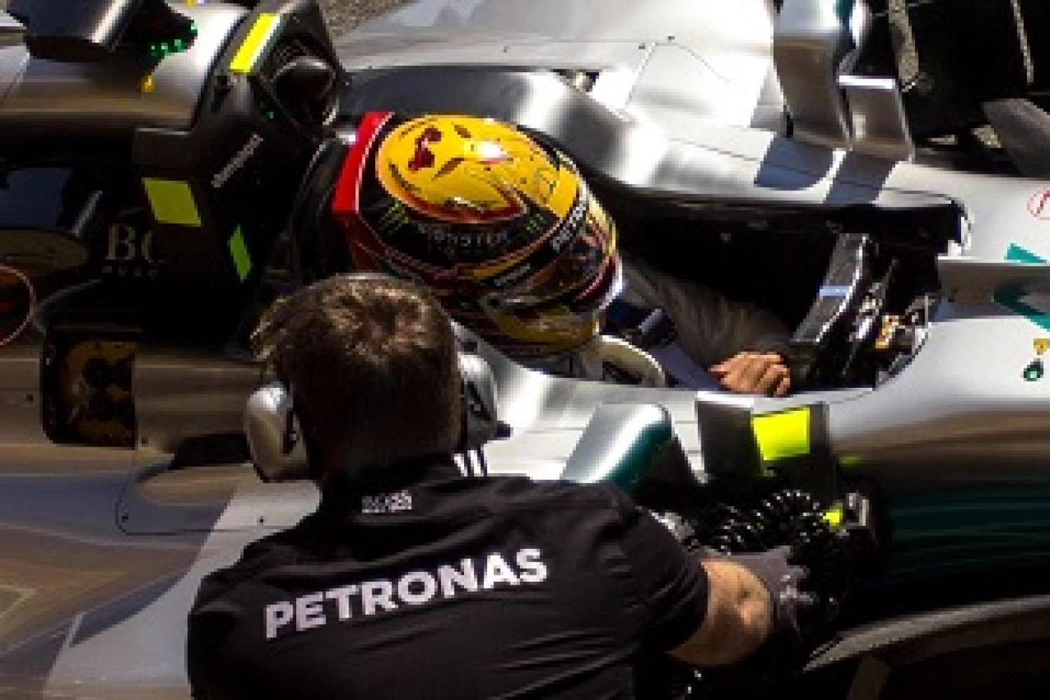 Espagne – Essais Libres 1 : Hamilton une seconde devant les Ferrari, Alonso encore à pied !