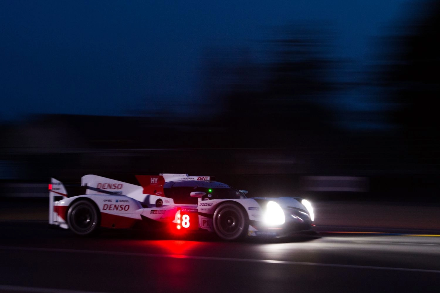 Toyota maintient son engagement au Mans