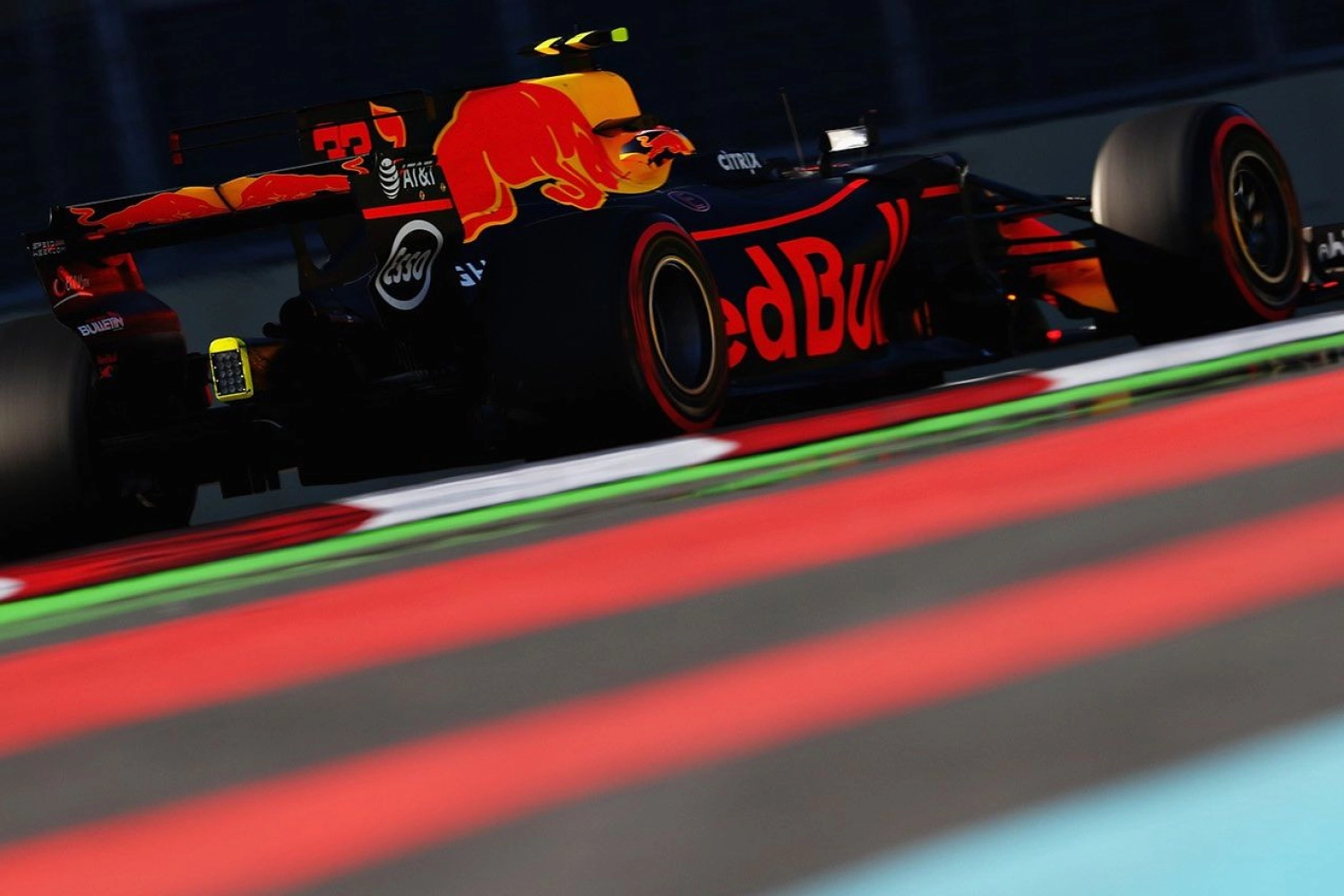 Azerbaïdjan – Essais Libres 2 : Verstappen toujours devant, dans le mur en fin de séance