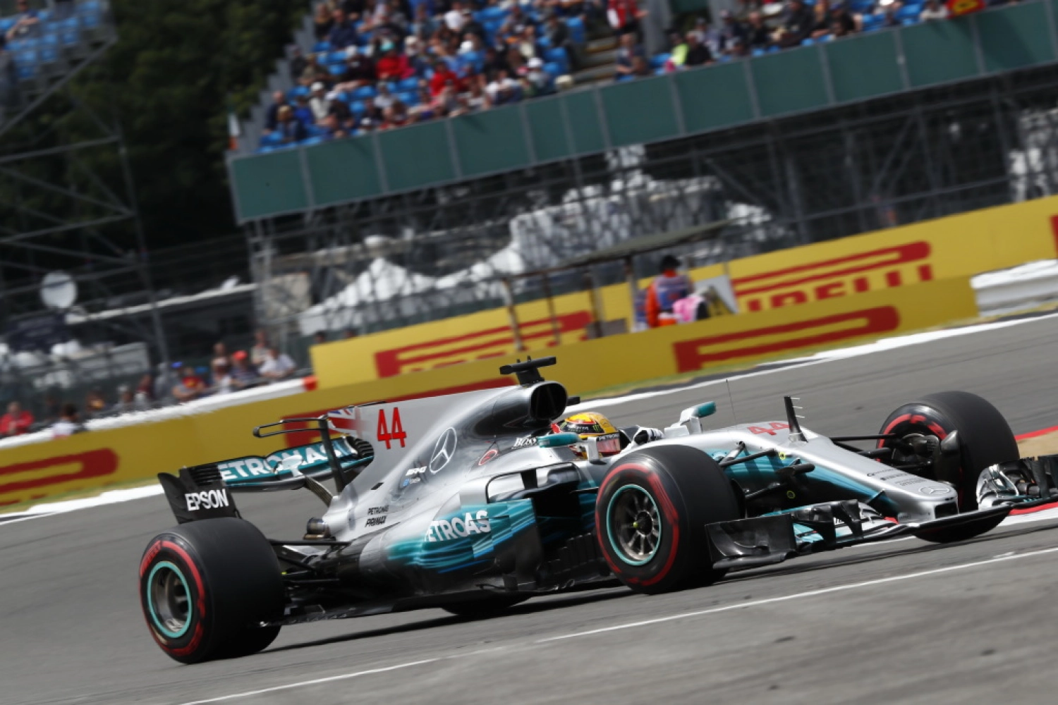 Grande-Bretagne – Qualifications : Hamilton imprenable dans son jardin