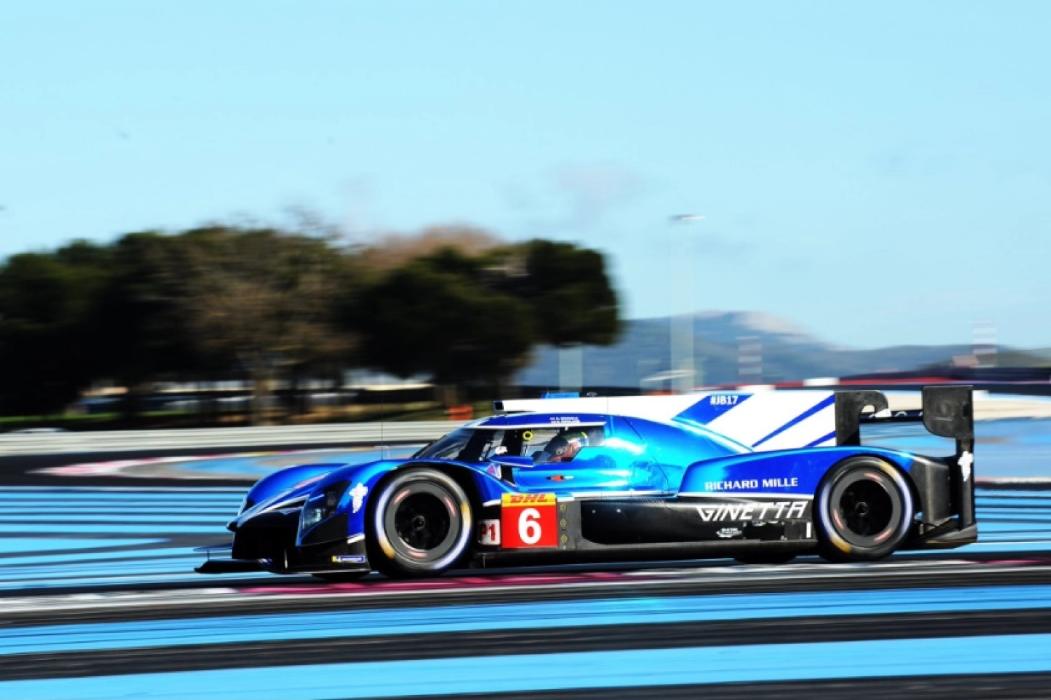 Ginetta ne laisse pas rouler Manor à Spa
