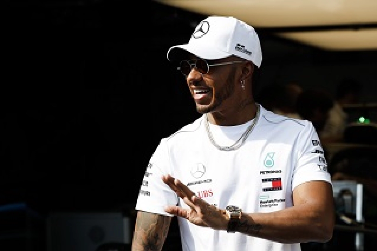 Dernière minute : Hamilton blanchi par les commissaires après l’incident de la pit-lane !