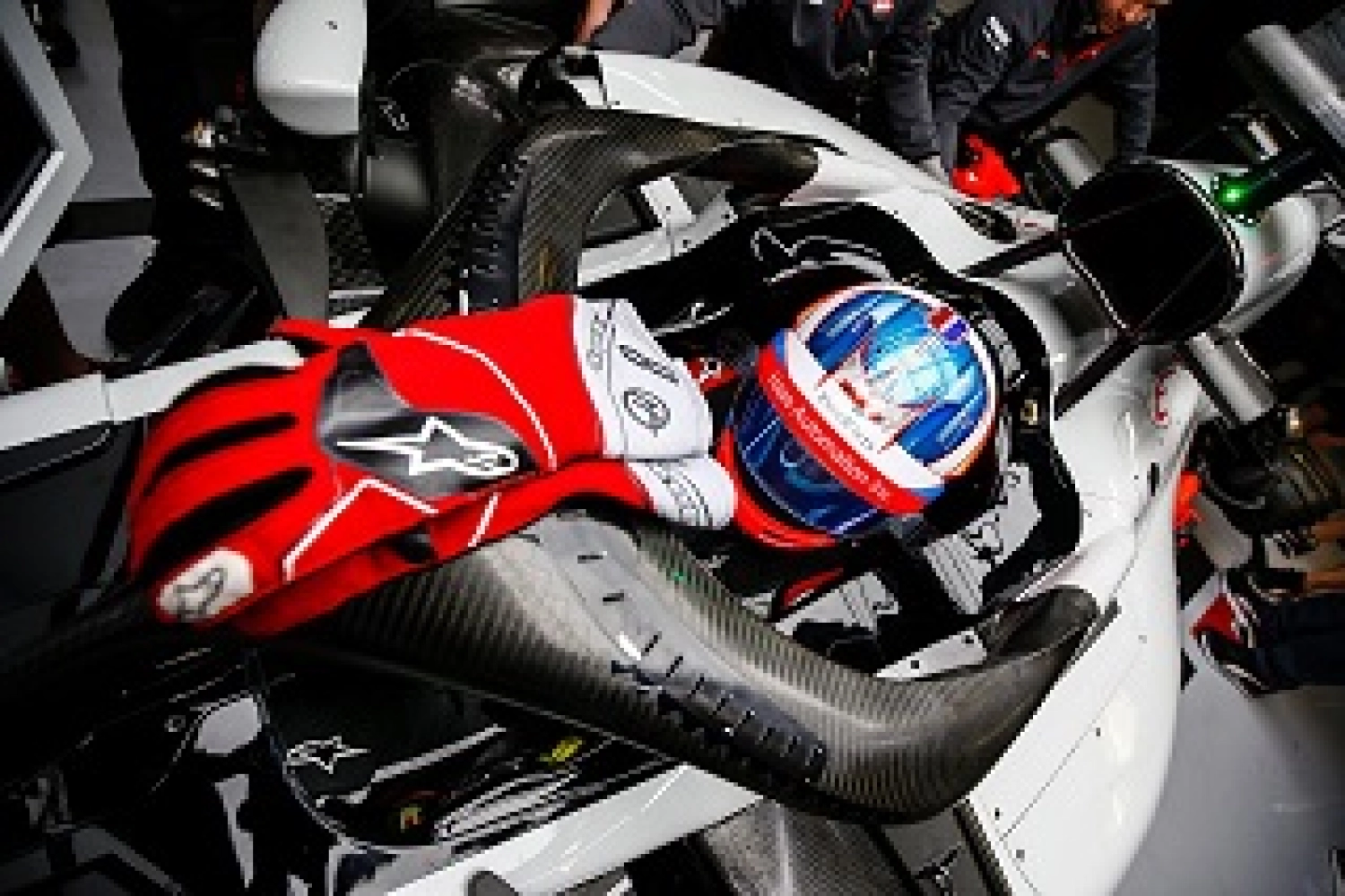 Renault fait disqualifier la Haas de Romain Grosjean