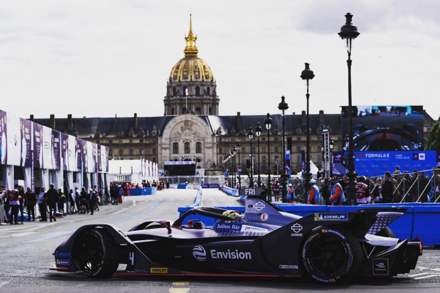 Retour sur l’ePrix de Paris : Frijns maîtrise une météo capricieuse et un scénario rocambolesque !