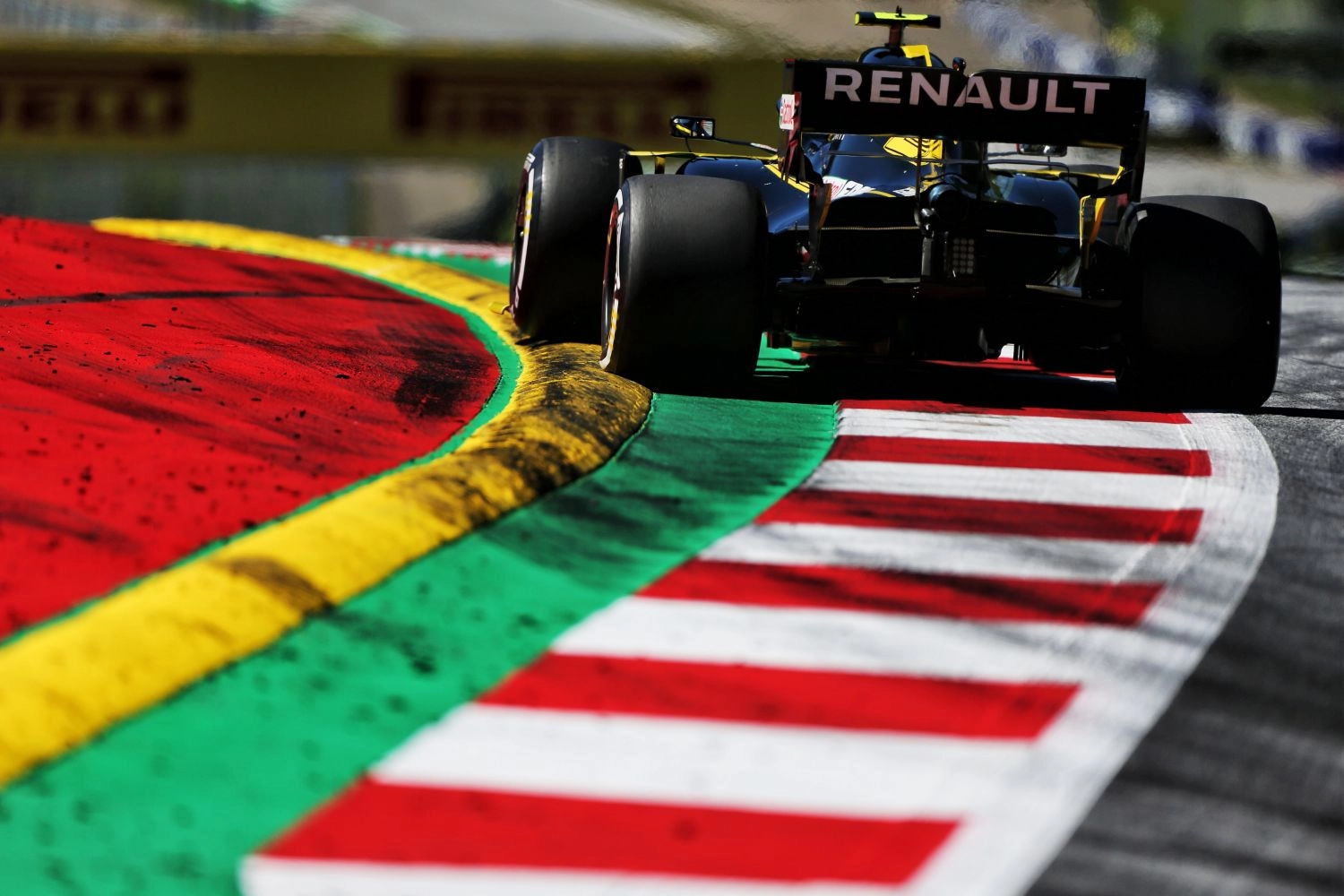 Renault en manque d’adhérence en Autriche