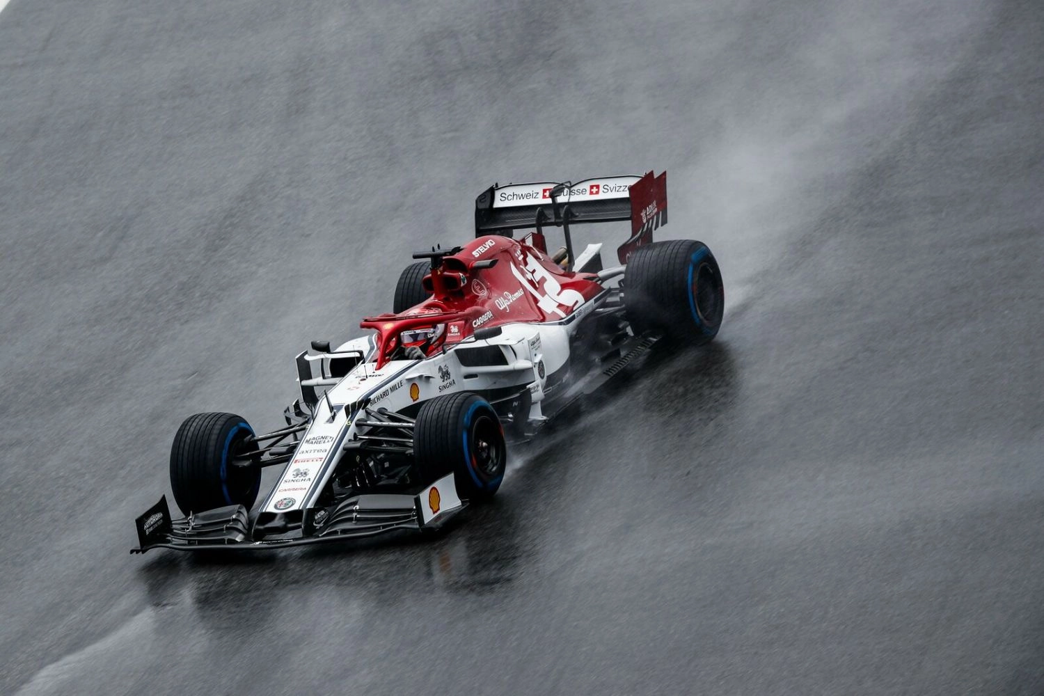 Les deux Alfa Romeo pénalisées, Hamilton et Kubica dans les points