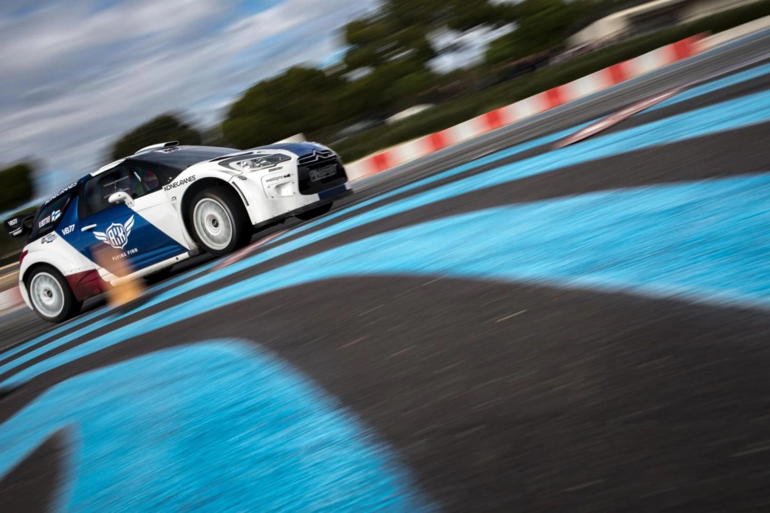 Valtteri Bottas se prépare au Rallycircuit sur la piste du Paul Ricard