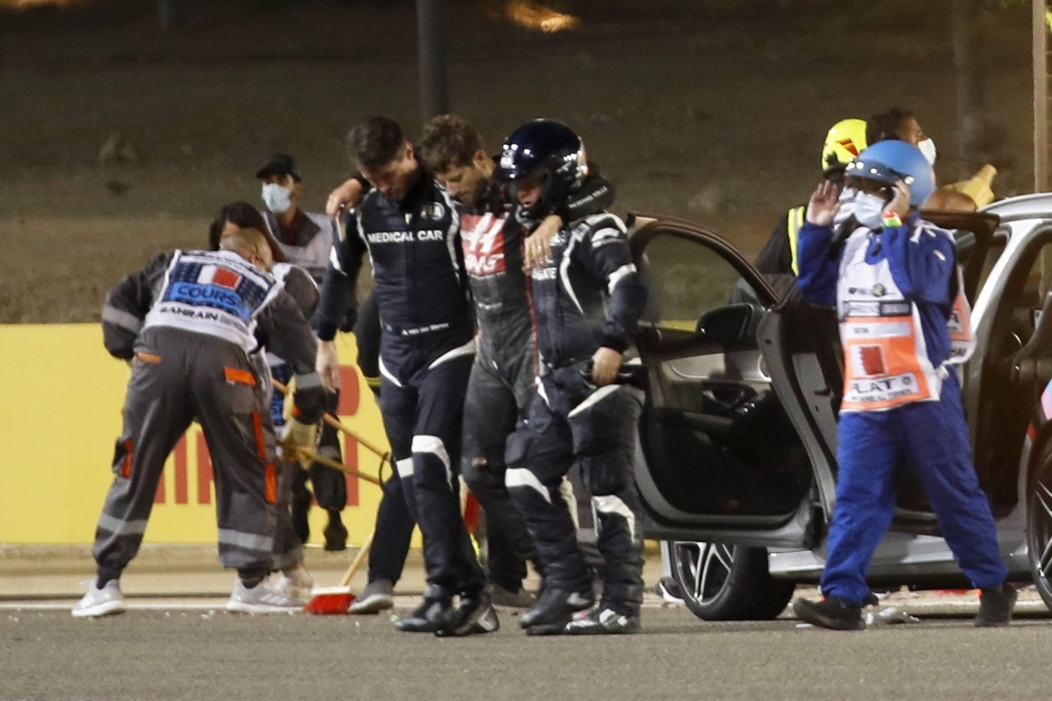 Grand Prix de Bahreïn – Romain Grosjean miraculé après un énorme accident et incendie !