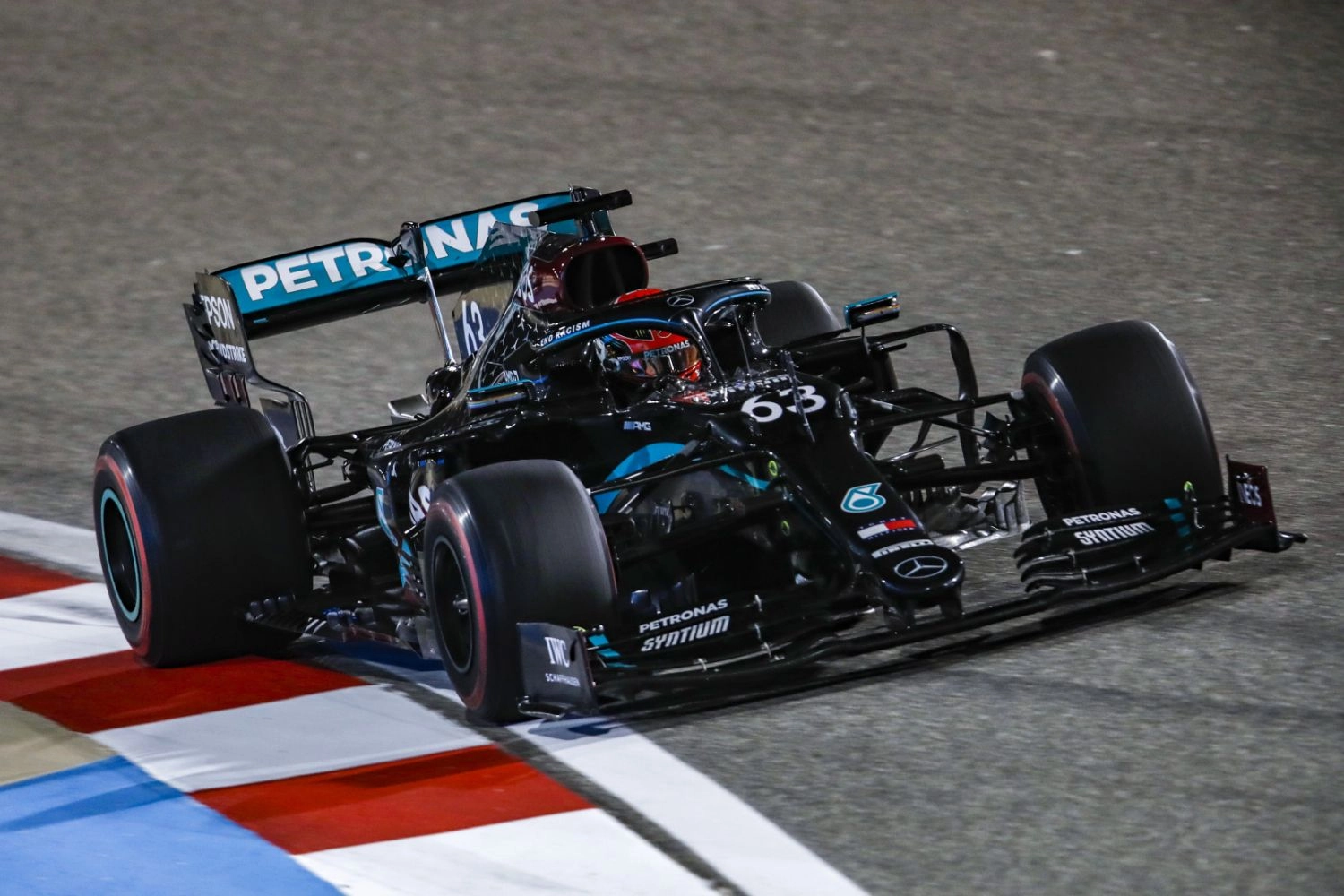 Grand Prix de Sakhir – Essais Libres 2 : Russell sur sa lancée, Leclerc à l&rsquo;arrêt