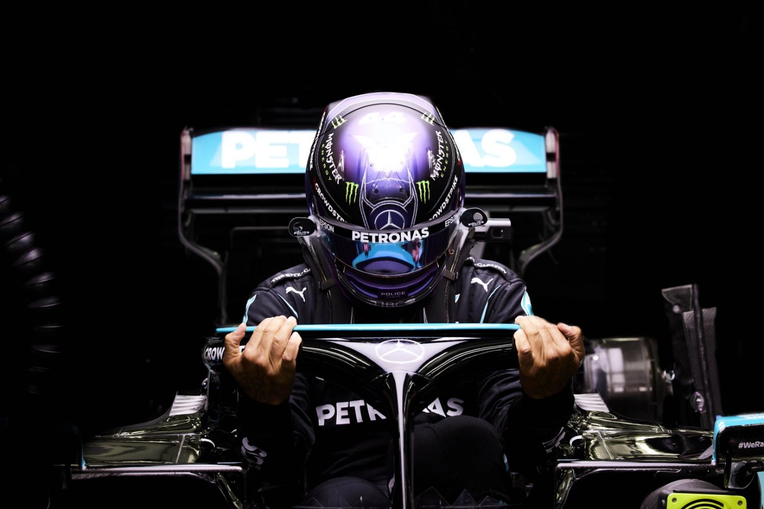 Grand Prix de Bahreïn – Course : Lewis Hamilton l’emporte au bout du suspense