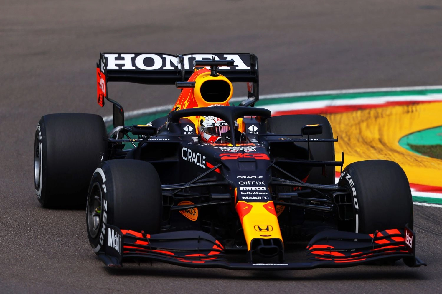 Grand Prix d’Emilie-Romagne : Course – Verstappen triomphe devant un Hamilton béni