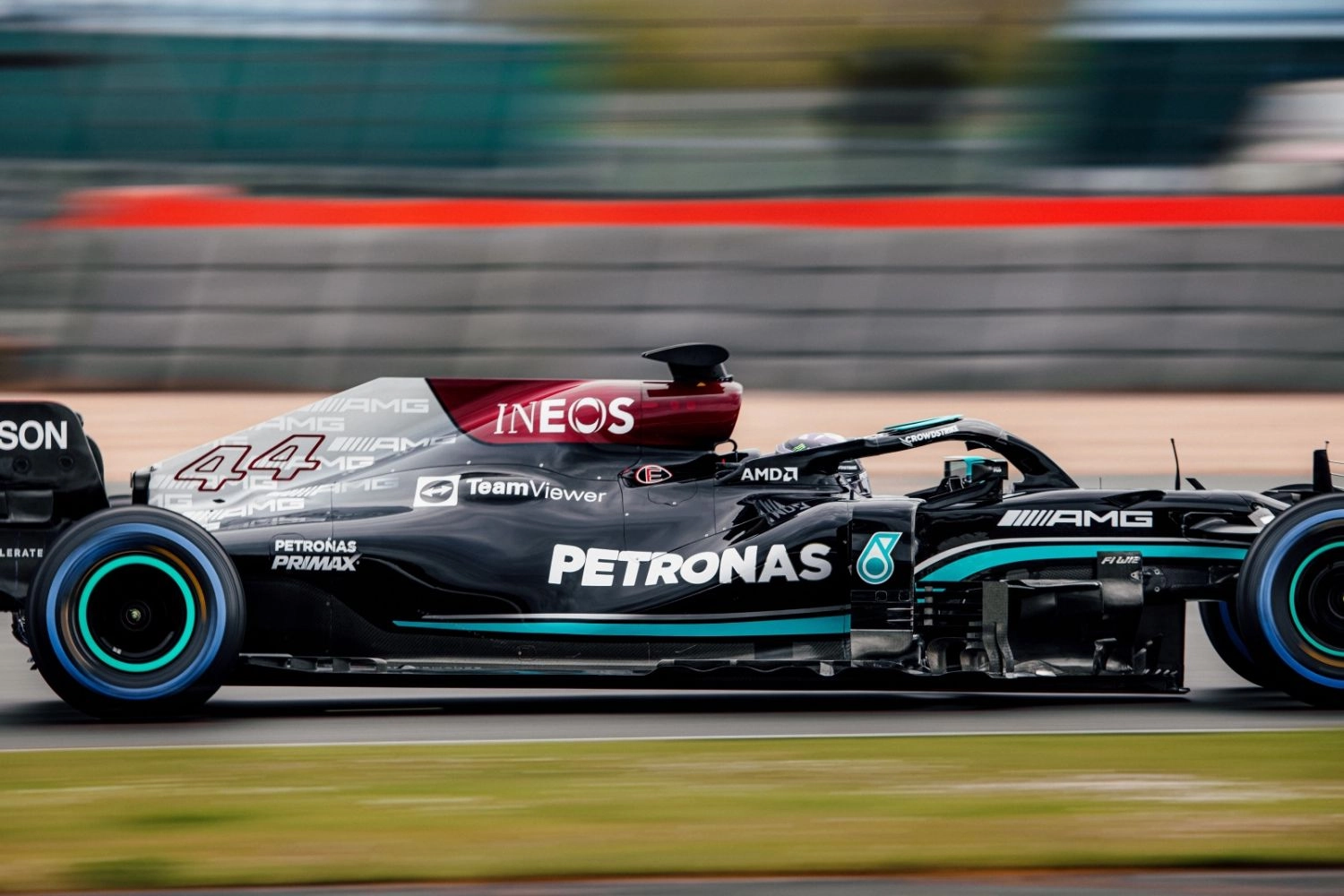Nouveau look pour Mercedes à Monaco