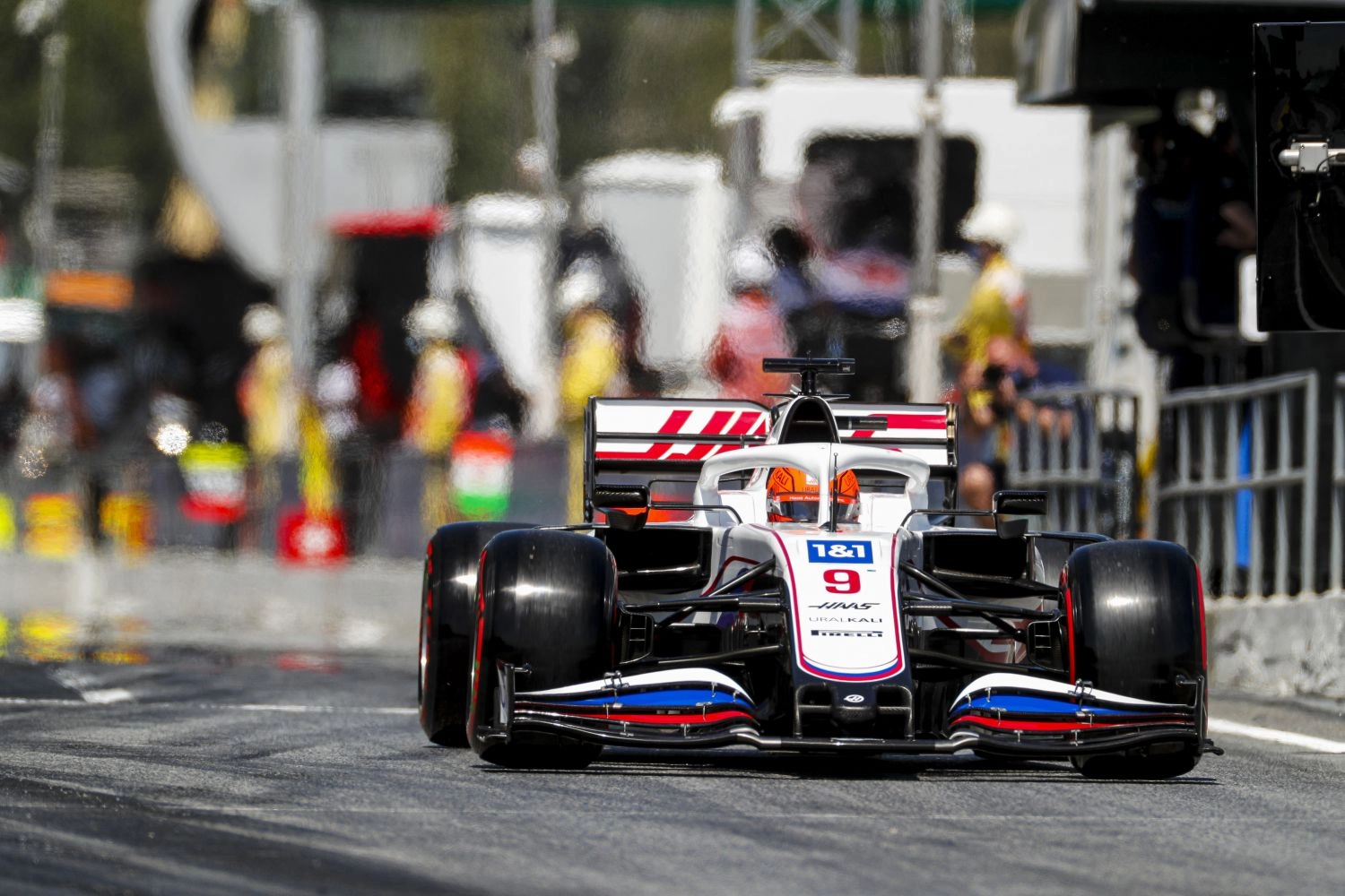 Mazepin se plaint d’avoir une Haas plus lourde que Schumacher