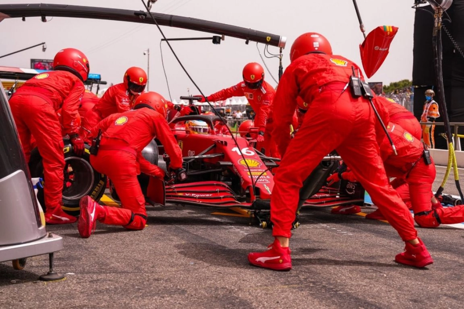 Bilan francophone : Catastrophe pour Charles Leclerc en France