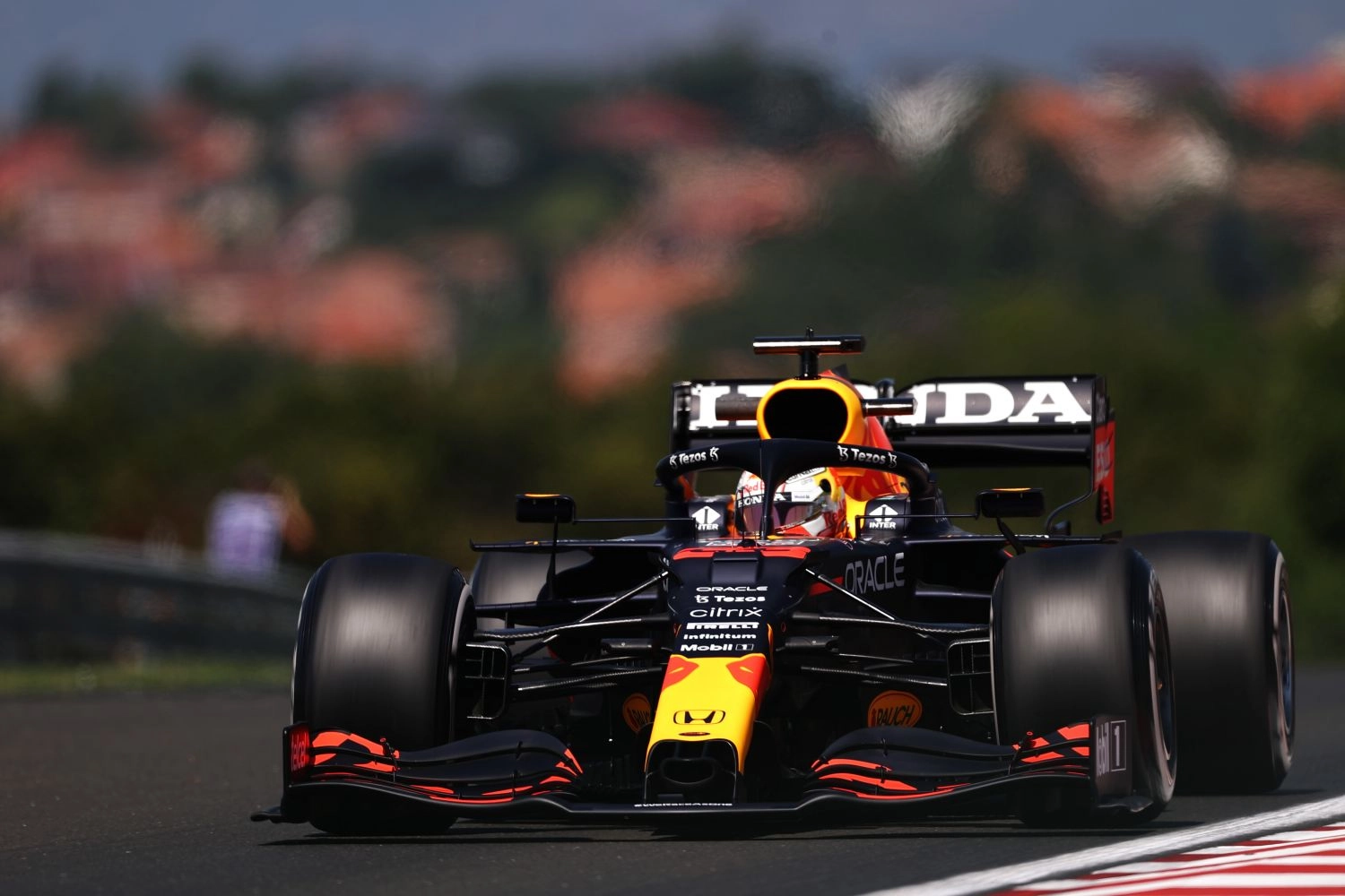 Grand Prix de Hongrie – Essais Libres 1 : Verstappen reprend ses bonnes habitudes