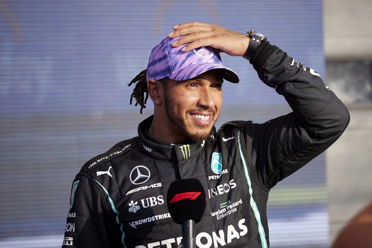 Lewis Hamilton victime d’injures racistes après la course