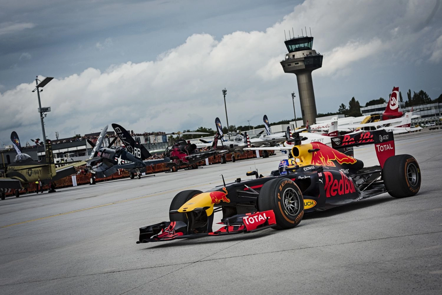 Liam Lawson pour la première fois au volant d’une F1 à Goodwood