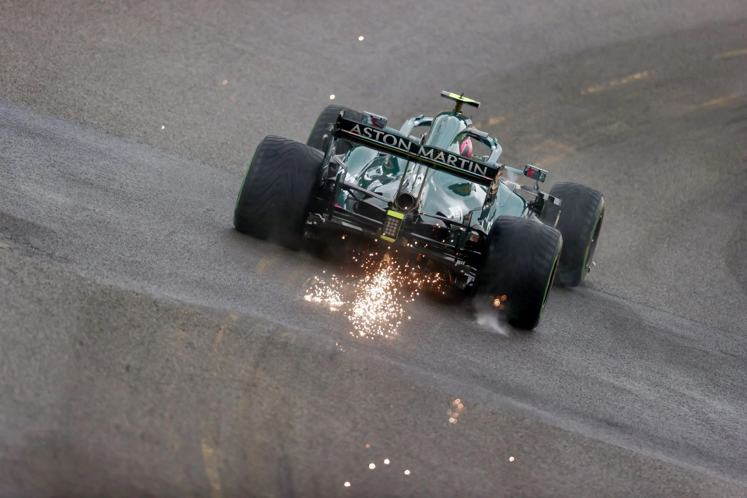 Vettel risque de s’élancer en fond de grille dimanche