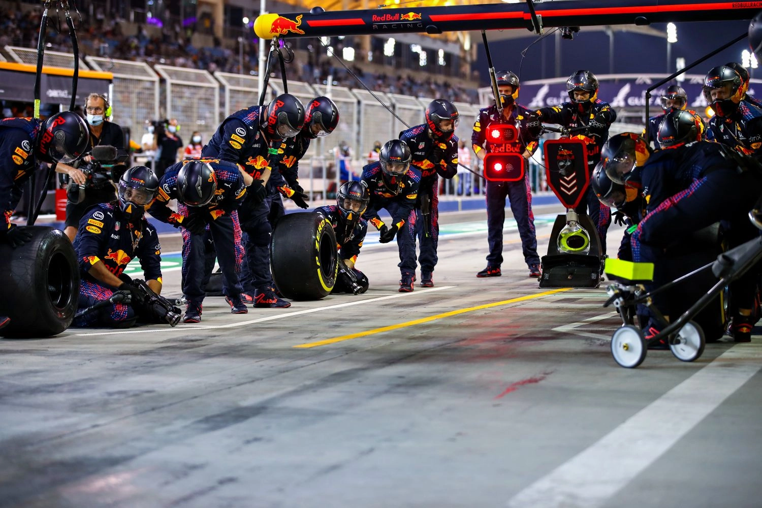 Williams et Red Bull domptent les nouvelles règles de pit stop