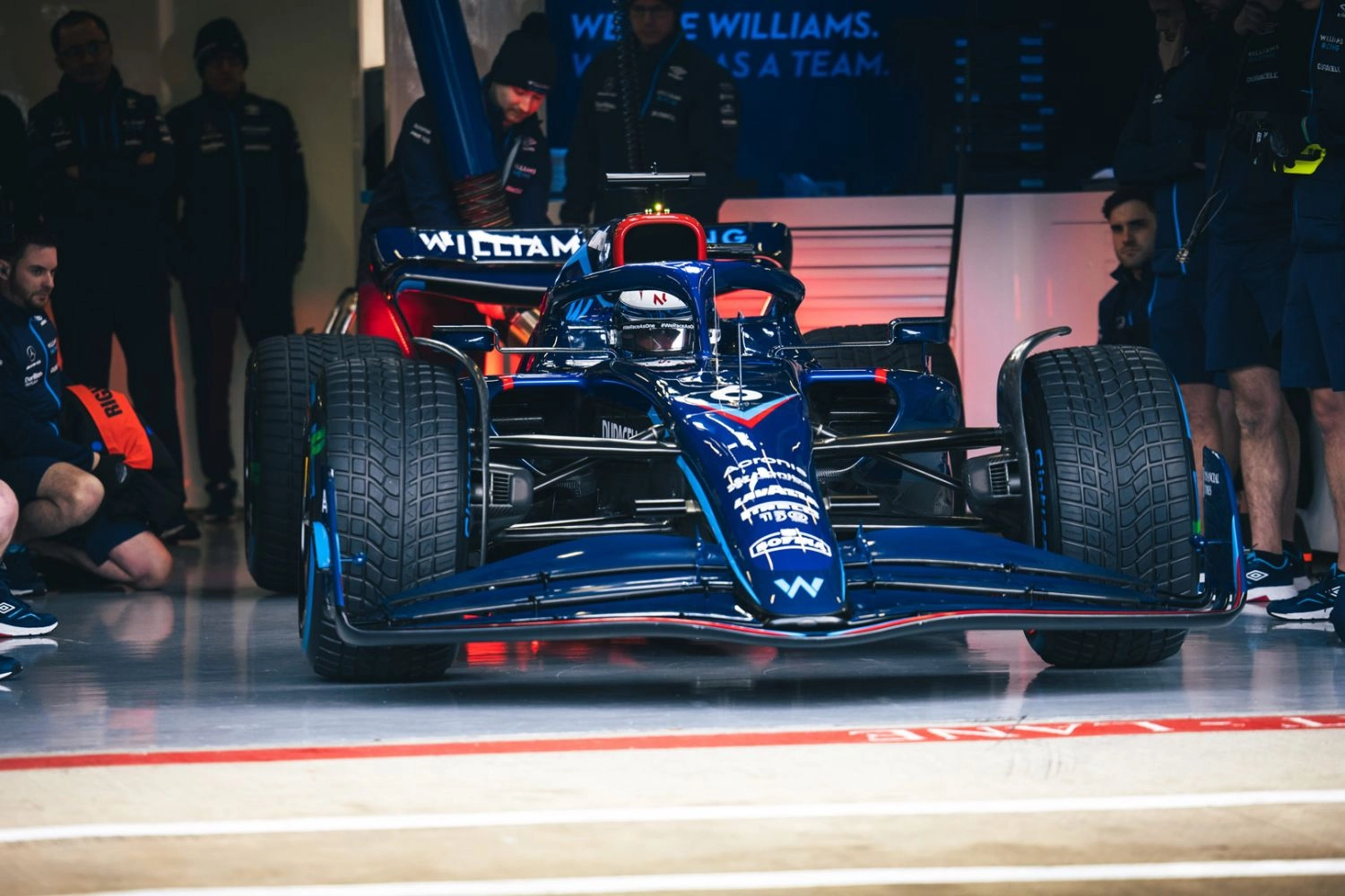 La Williams FW44 déjà en piste montre sa vraie allure !