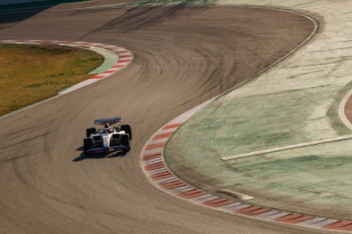 Les photos du shakedown de Haas à Barcelone