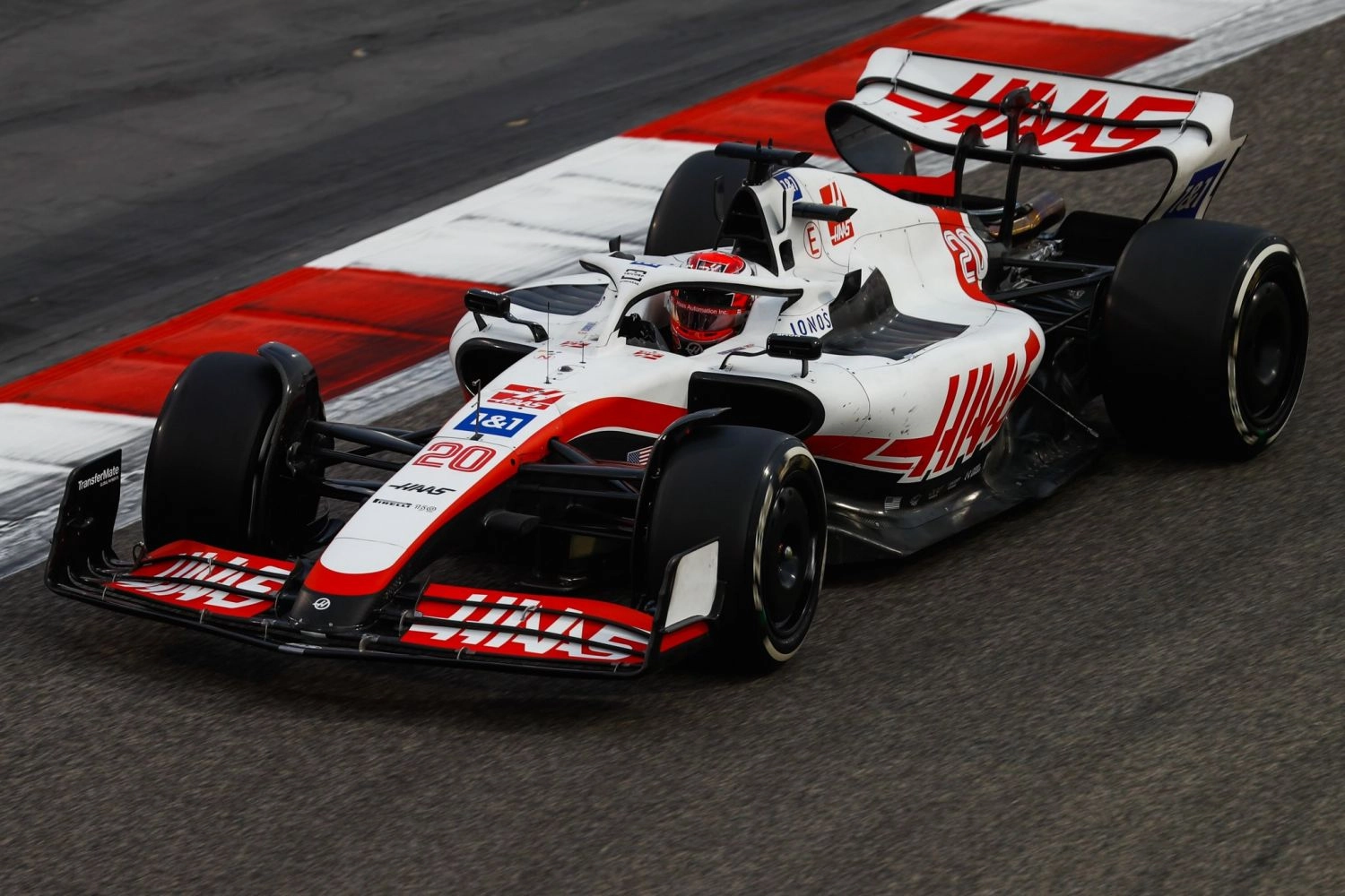 Essais Bahreïn Jour 2 : Magnussen prend le meilleur temps de la journée lors des prolongations