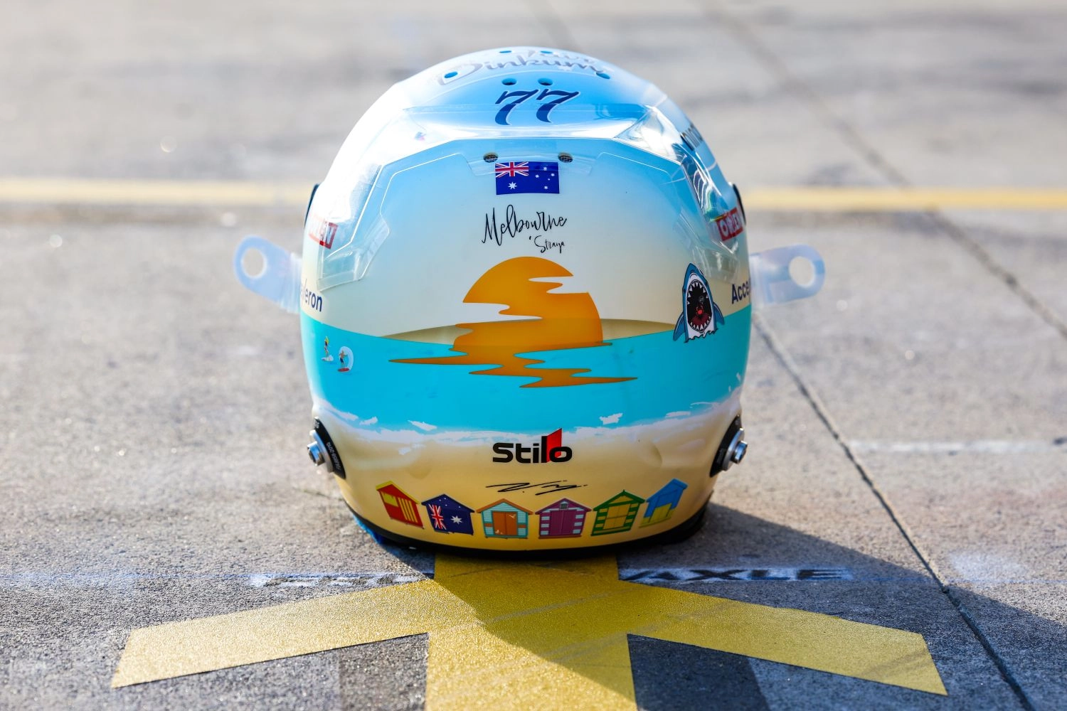 Bottas roule avec un casque original ce weekend
