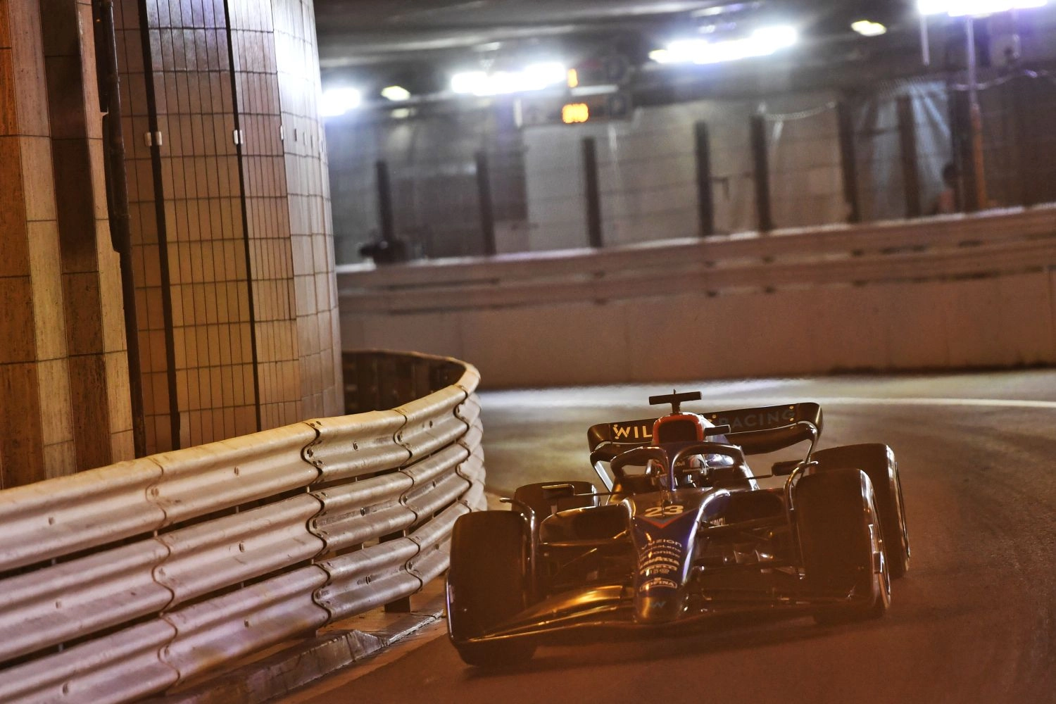 Alex Albon dévoile un casque spécial pour le Grand Prix de Monaco