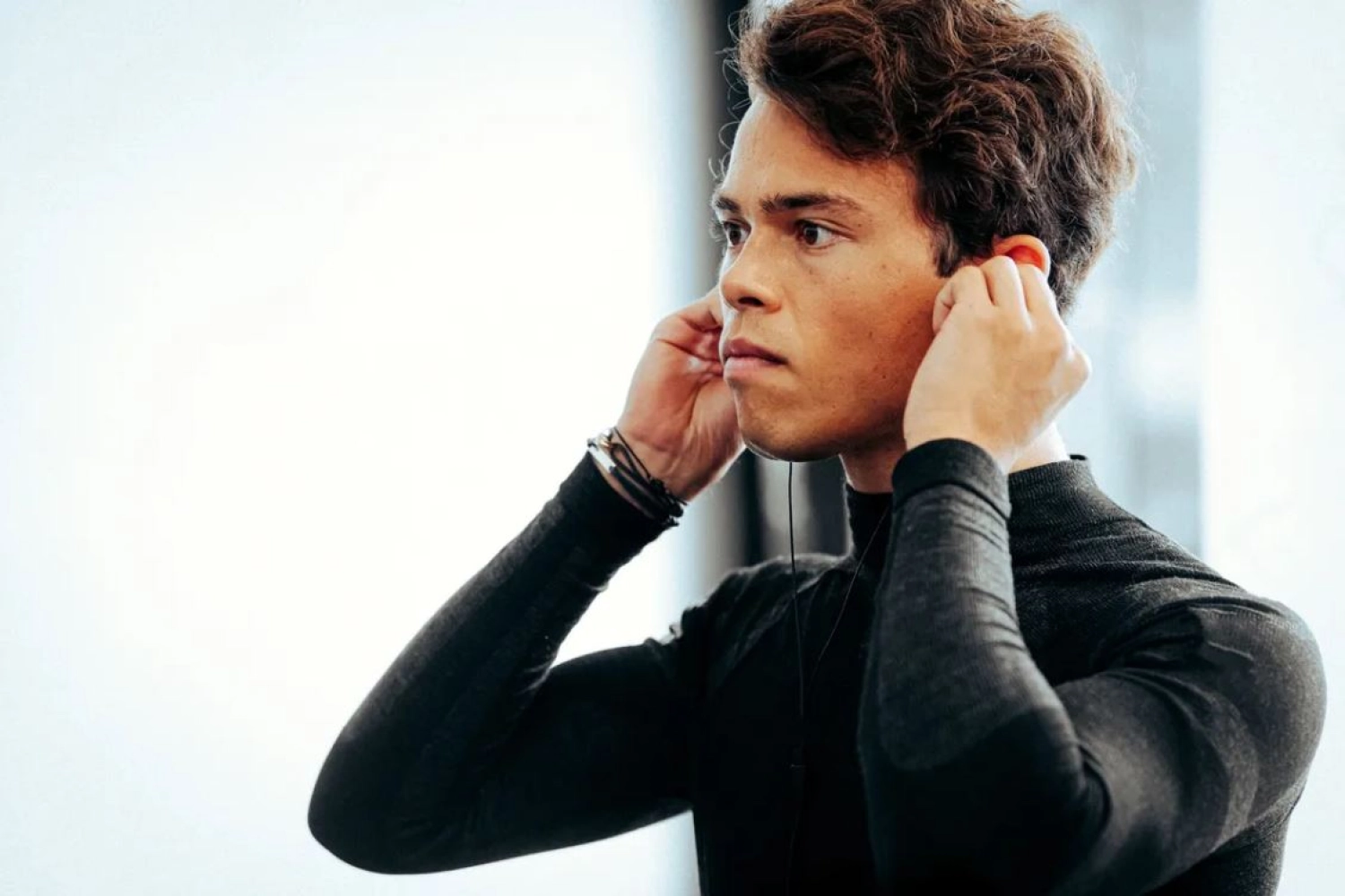 De Vries pilotera sur la première séance d’essais libres en F1 à Barcelone