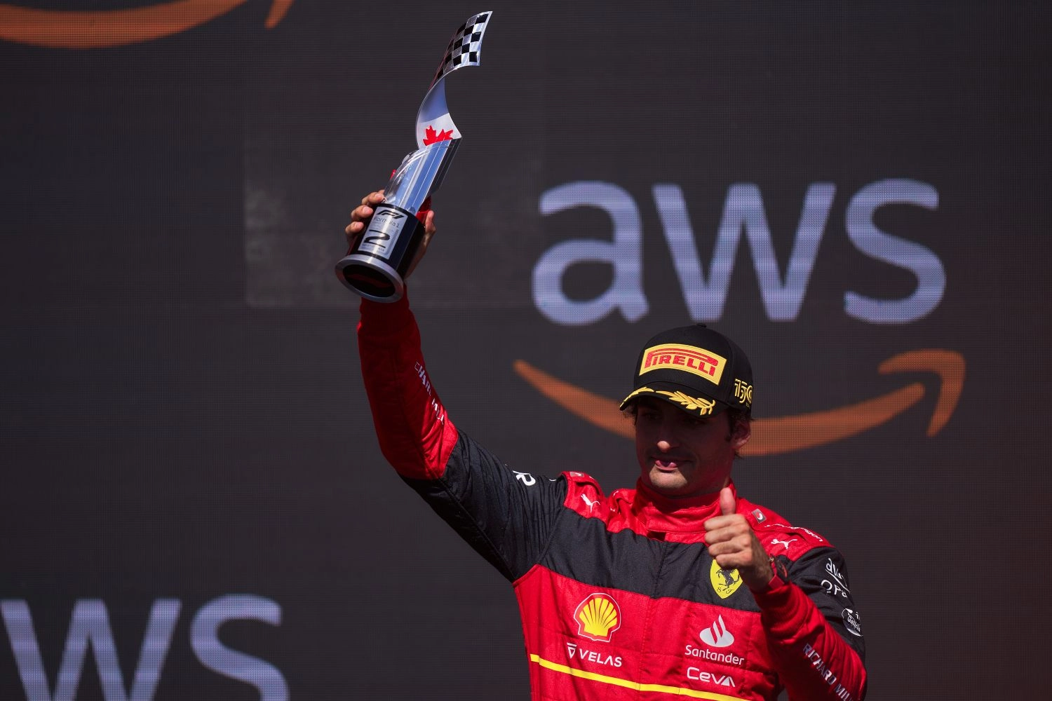 Sainz remet en question le choix des pneus durs pour la fin de course