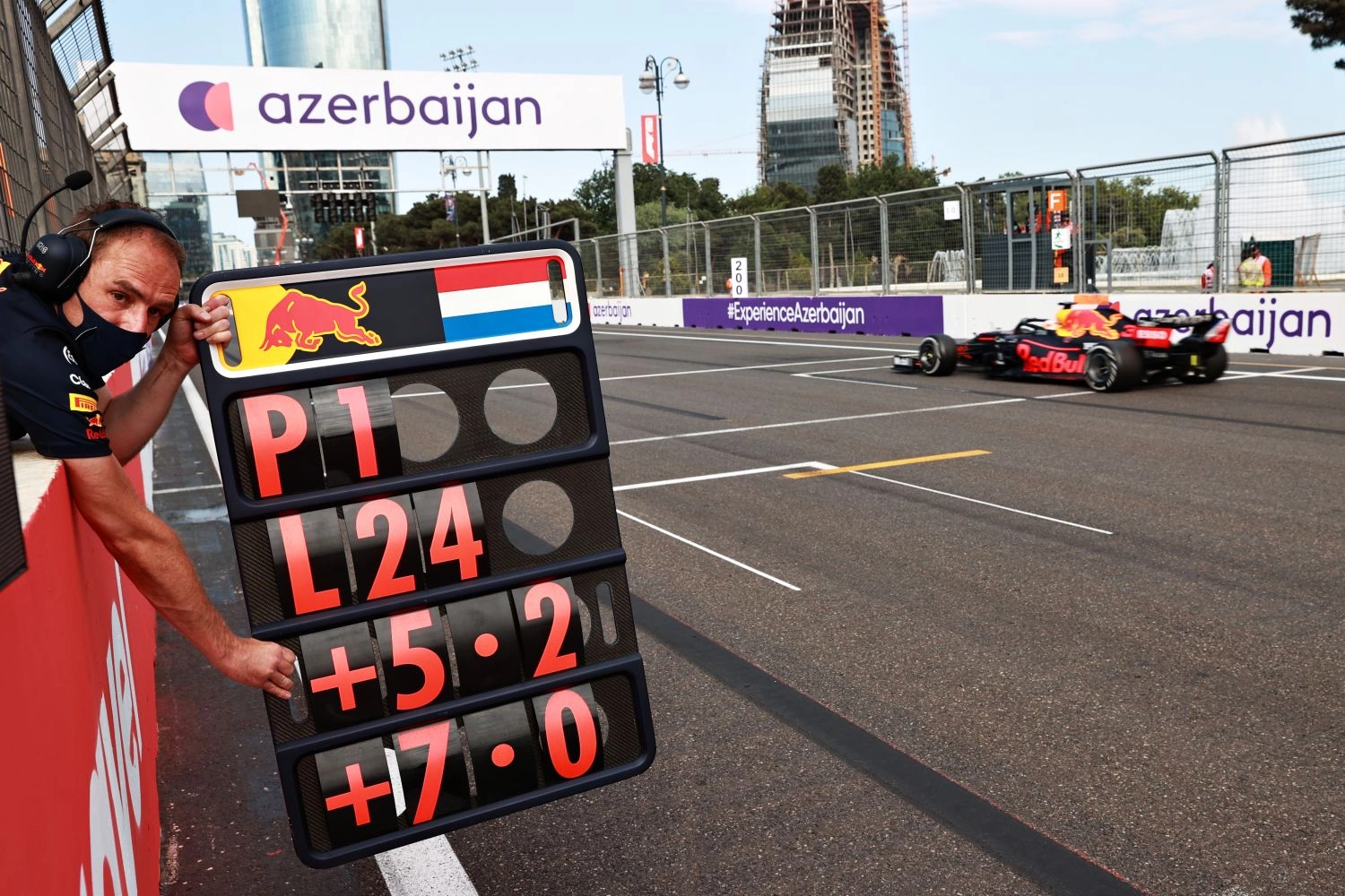Verstappen arrive revanchard à Bakou après la victoire perdue l’an passé