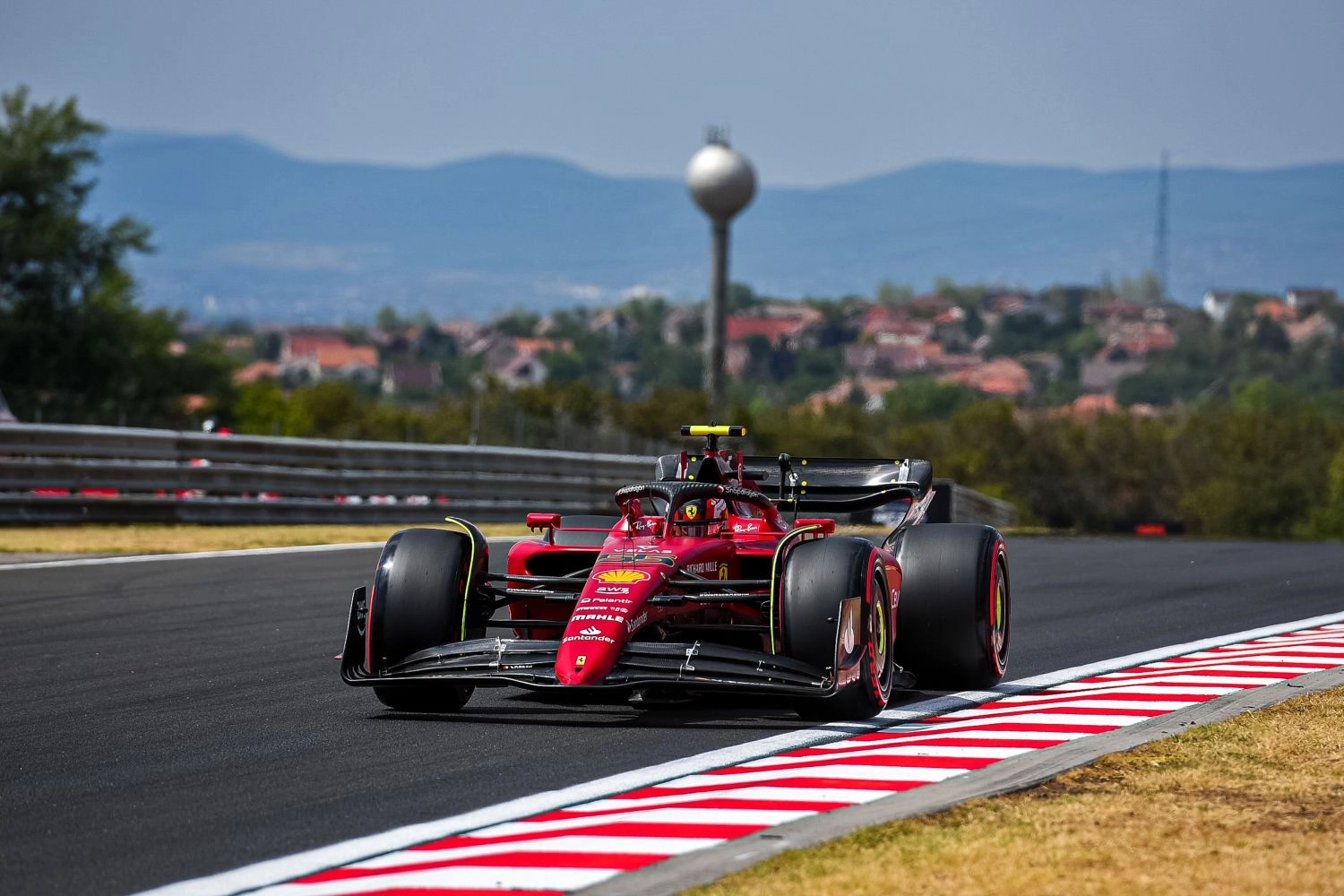 Grand Prix de Hongrie – Essais Libres 1 : Sainz devant Verstappen, l’aileron arrière d’Aston Martin intrigue