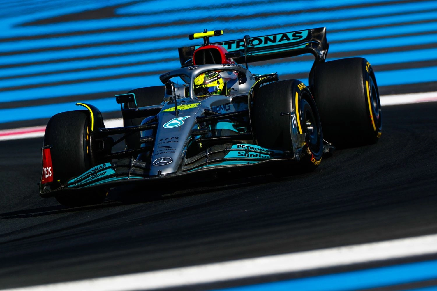 Lewis Hamilton encore un peu plus dans l’histoire