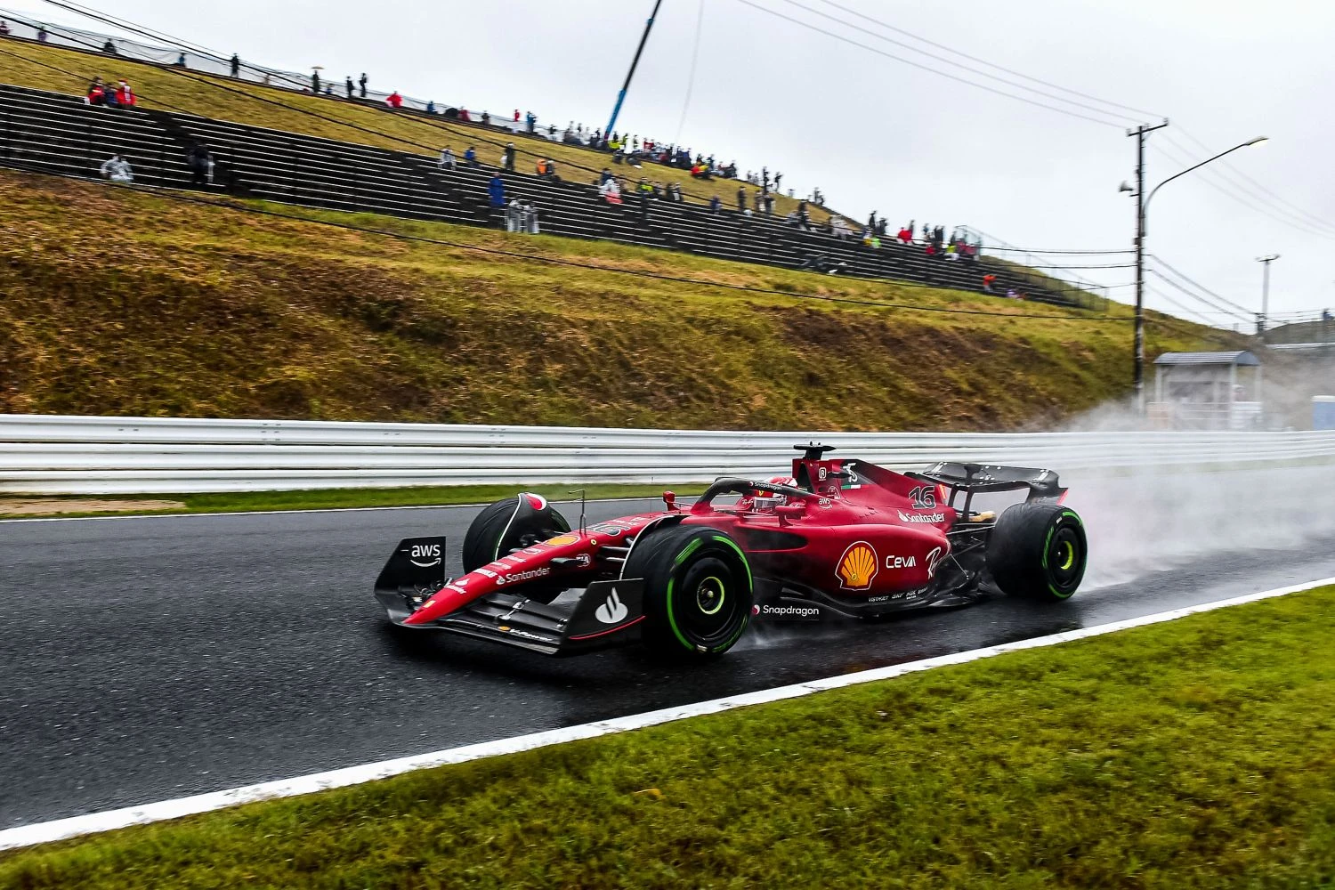 Charles Leclerc pénalisé de 5 secondes, offre le titre à Max Verstappen !