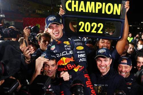 Les photos du sacre de Max Verstappen dans le paddock de Suzuka
