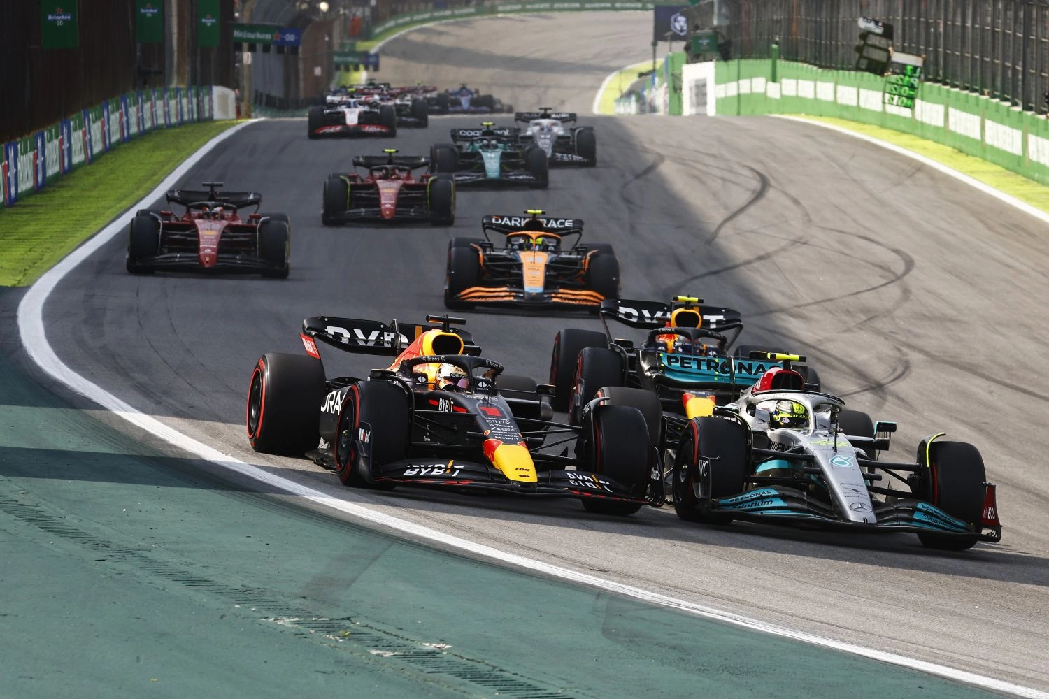 Accident Hamilton – Verstappen à Interlagos : Verstappen sanctionné par les commissaires