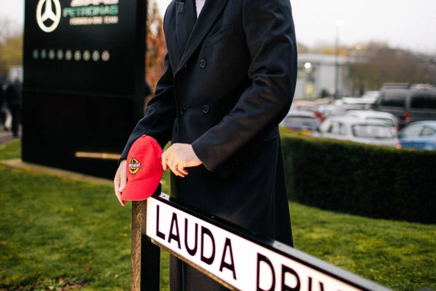 Mercedes renomme l&rsquo;allée de son usine « Lauda Drive » en hommage à Niki Lauda