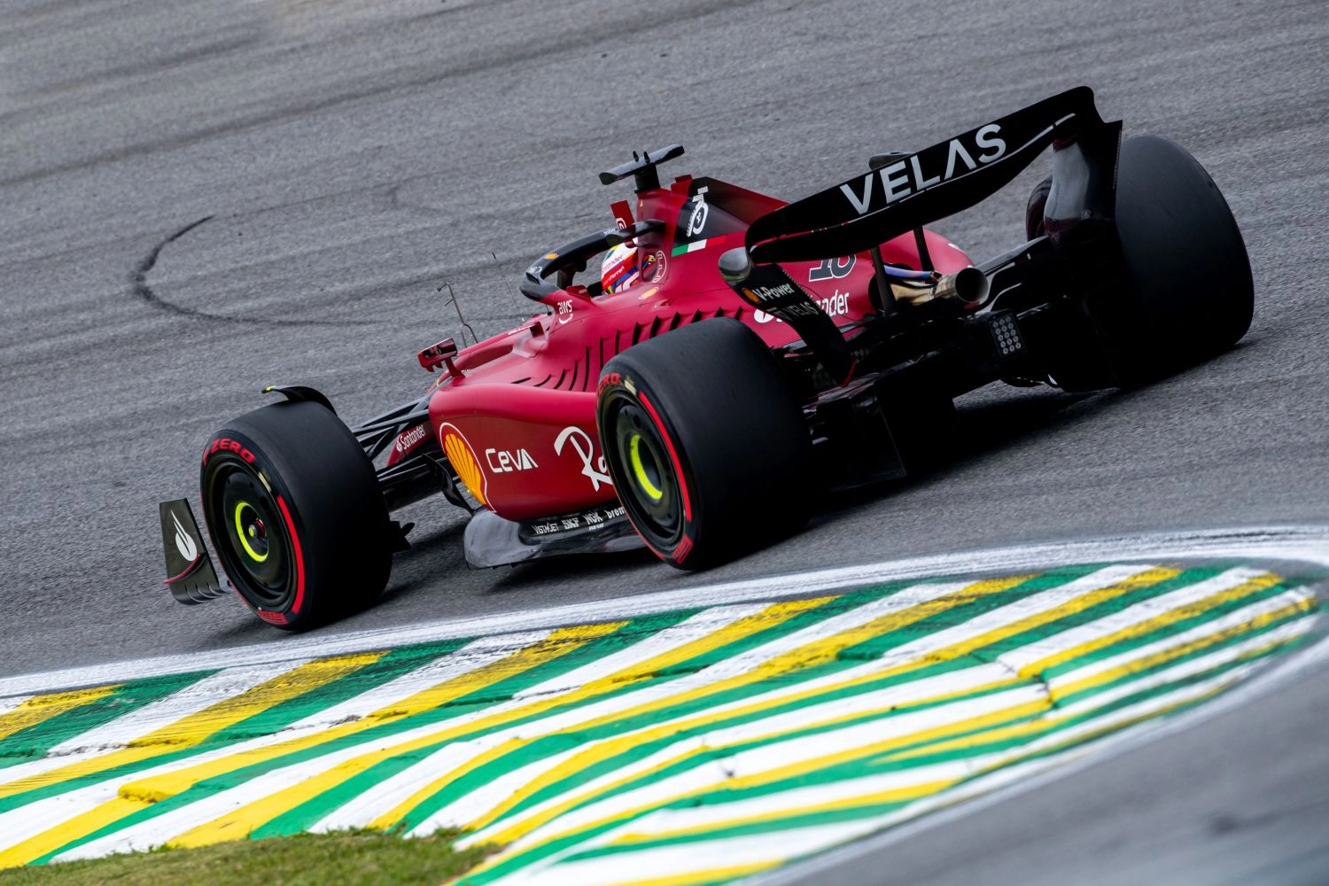 Grand Prix du Brésil – Essais Libres : Les Ferrari en tête, Red Bull cache son jeu