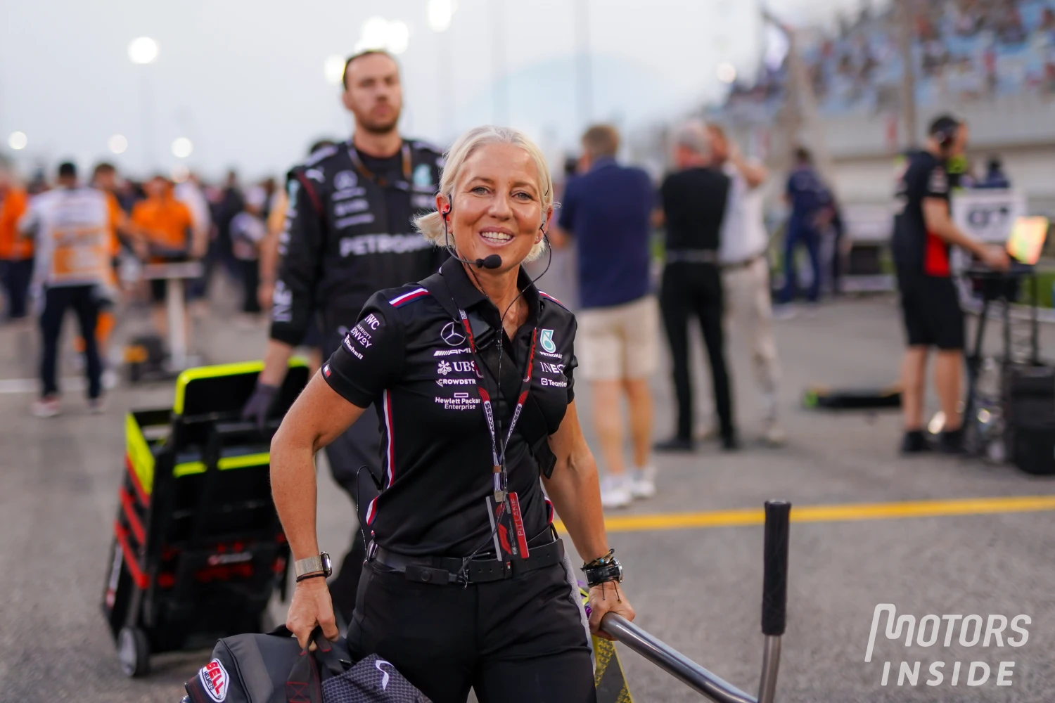 Lewis Hamilton réagit au retour d’Angela Cullen dans le sport automobile