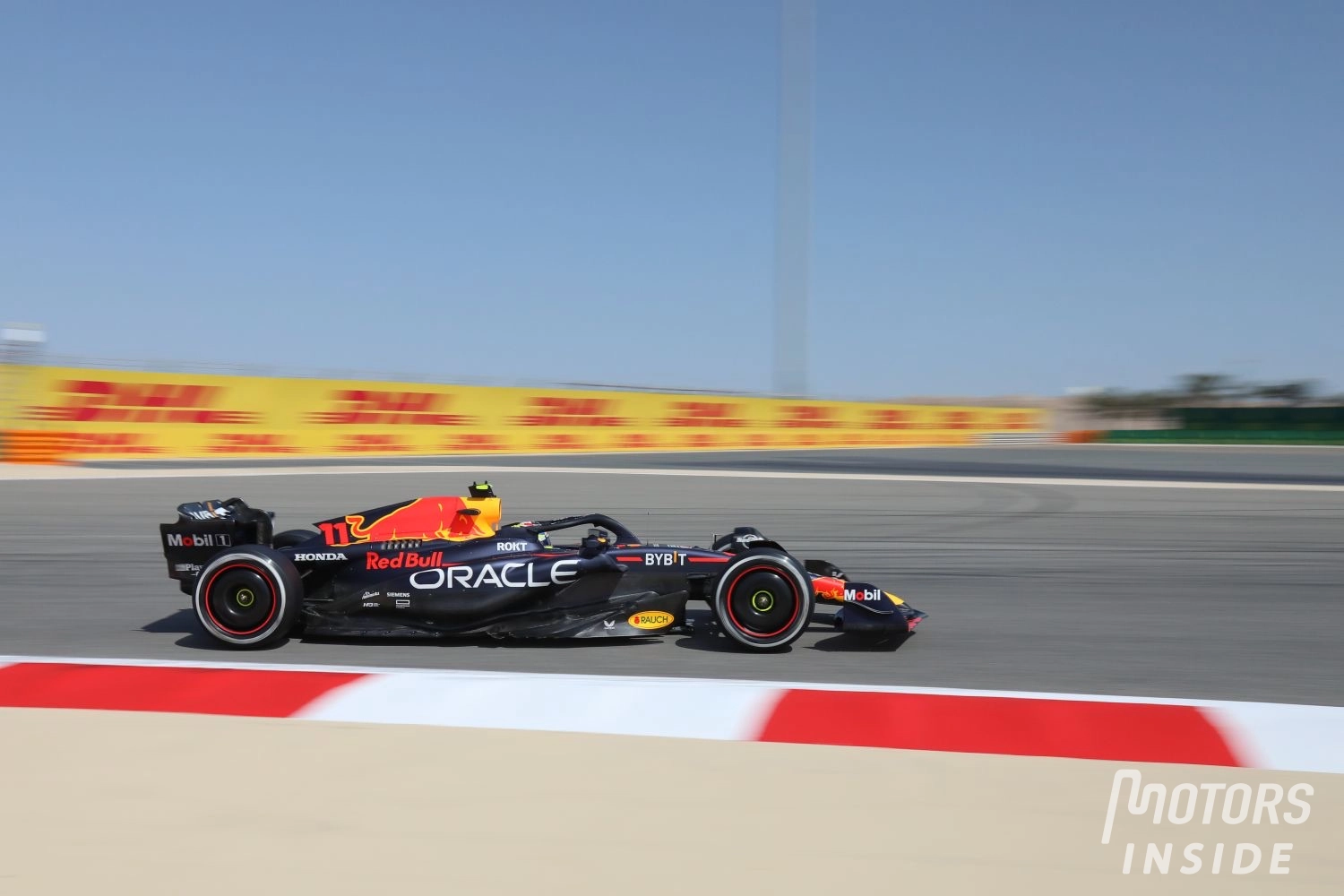 Verstappen en difficulté avec sa voiture lors des essais libres 1