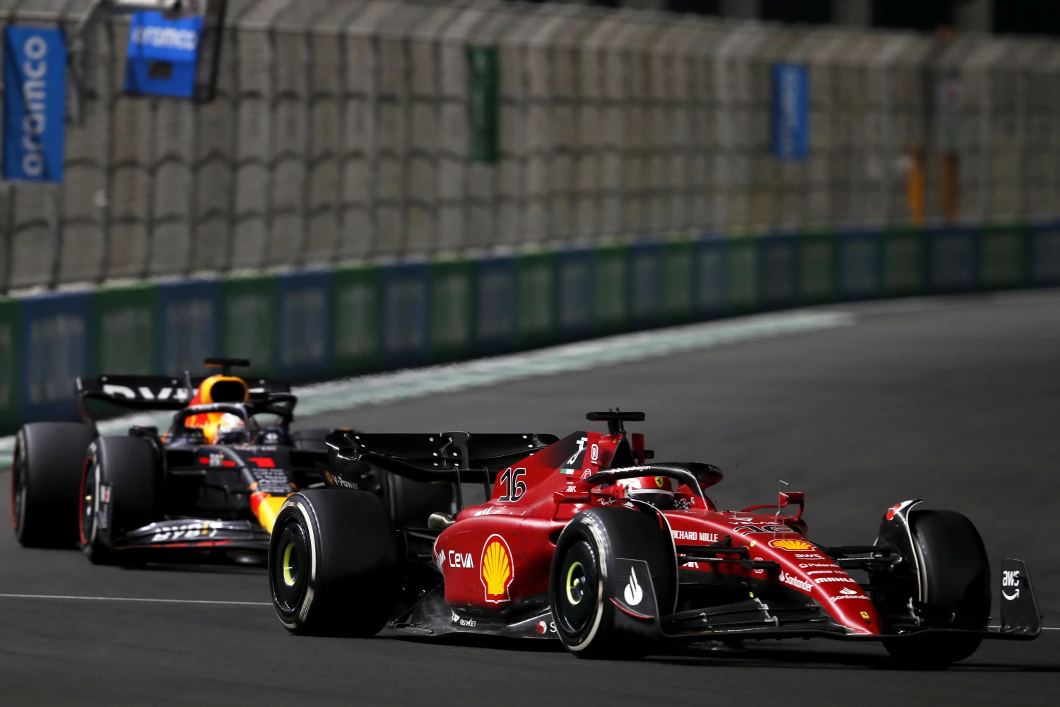 Charles Leclerc impressionné par la saison de Max Verstappen