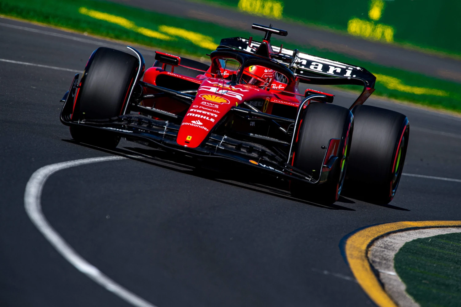 Un week-end à oublier pour Charles Leclerc, qui se focalise sur Bakou