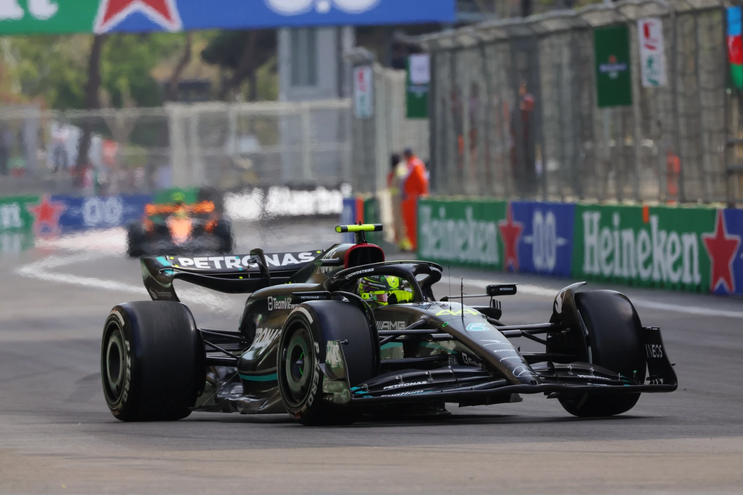 Lewis Hamilton n&rsquo;a rien pu faire face à Carlos Sainz